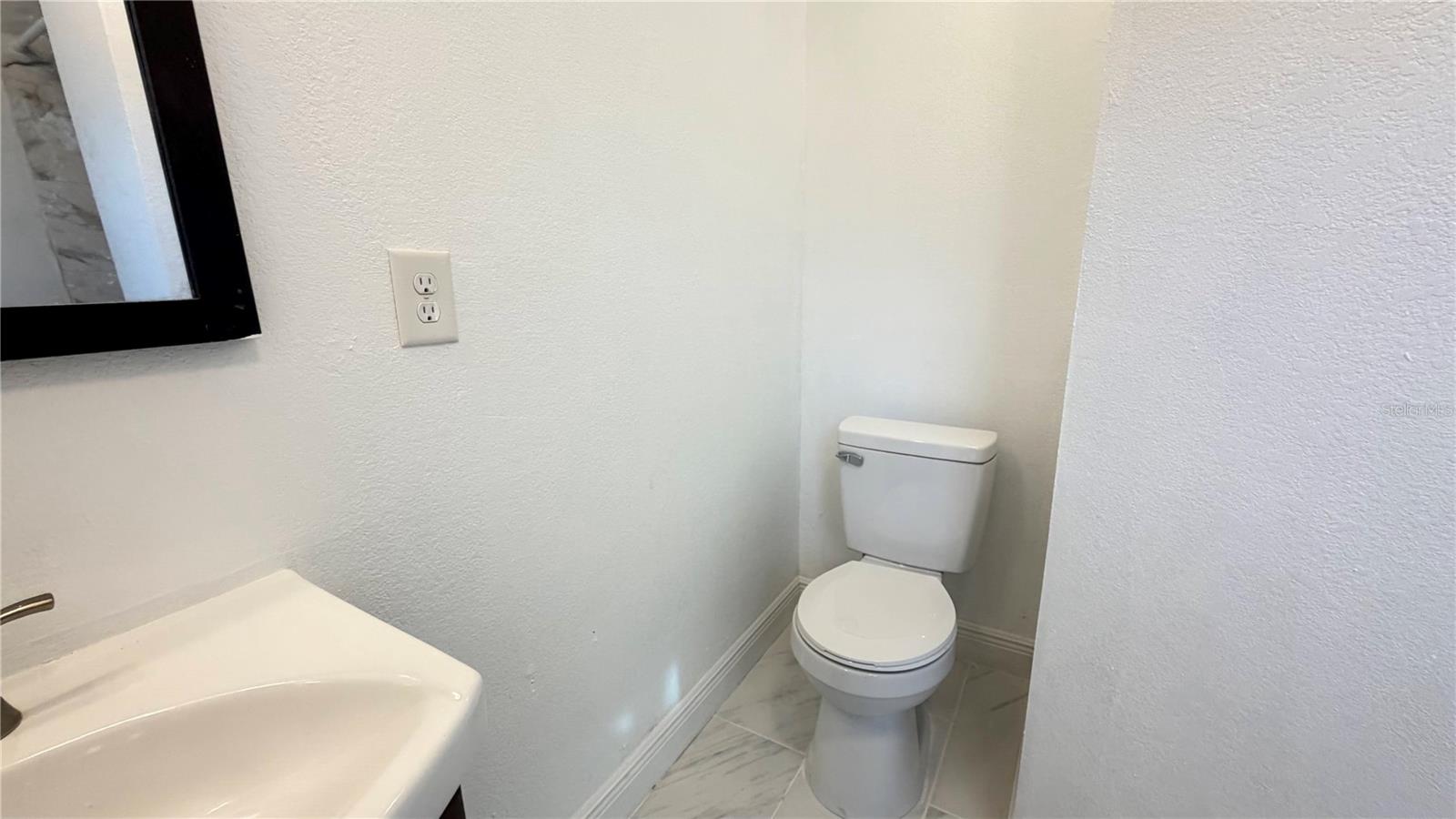 Listing photo id 13 for 406 Dunedin Avenue