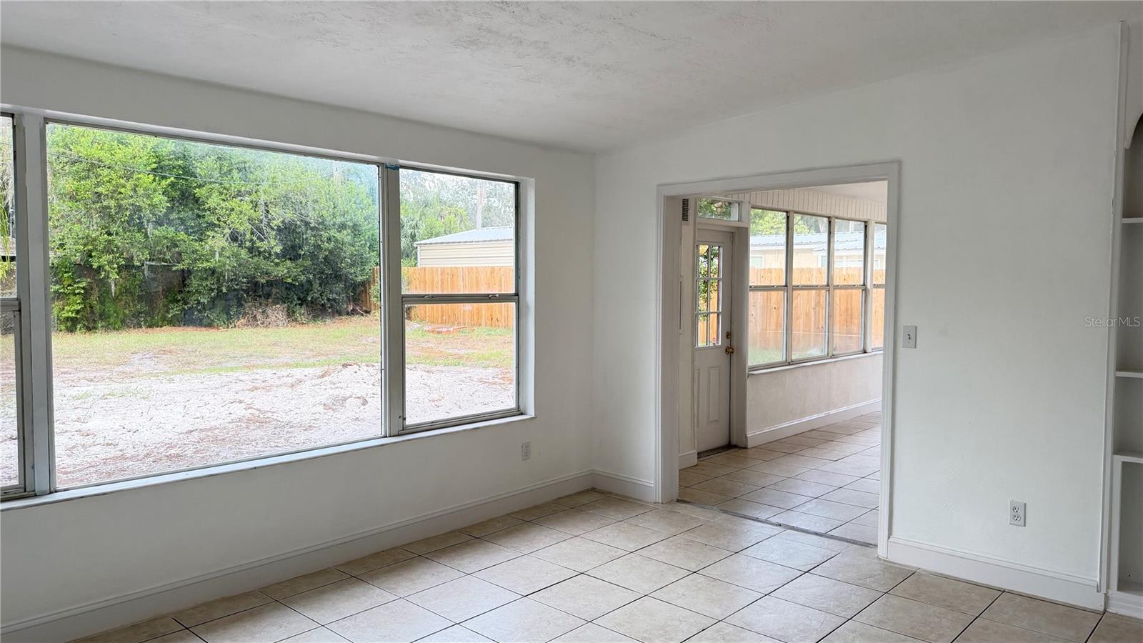 Listing photo id 0 for 406 Dunedin Avenue