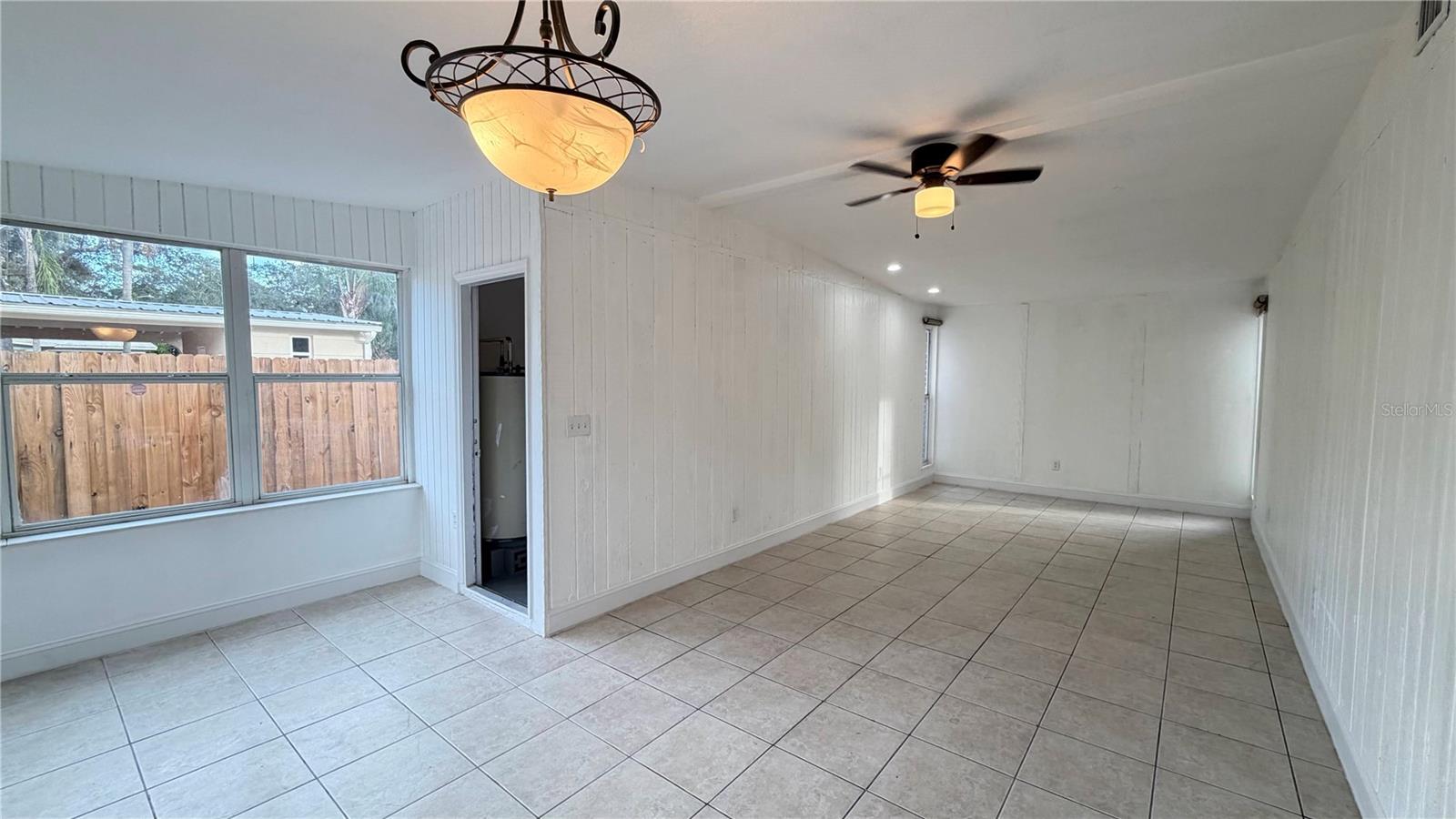 Listing photo id 24 for 406 Dunedin Avenue