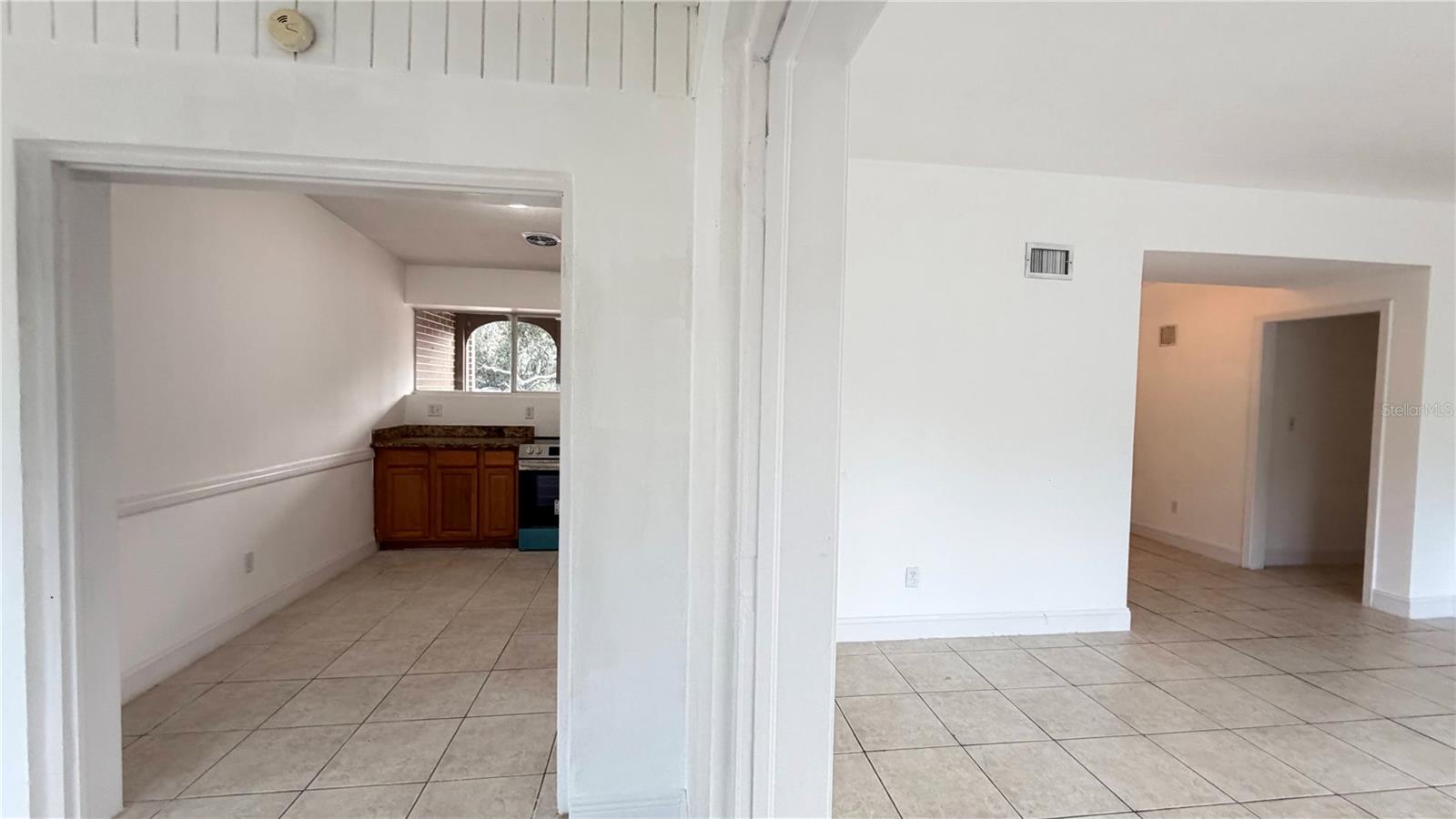 Listing photo id 42 for 406 Dunedin Avenue