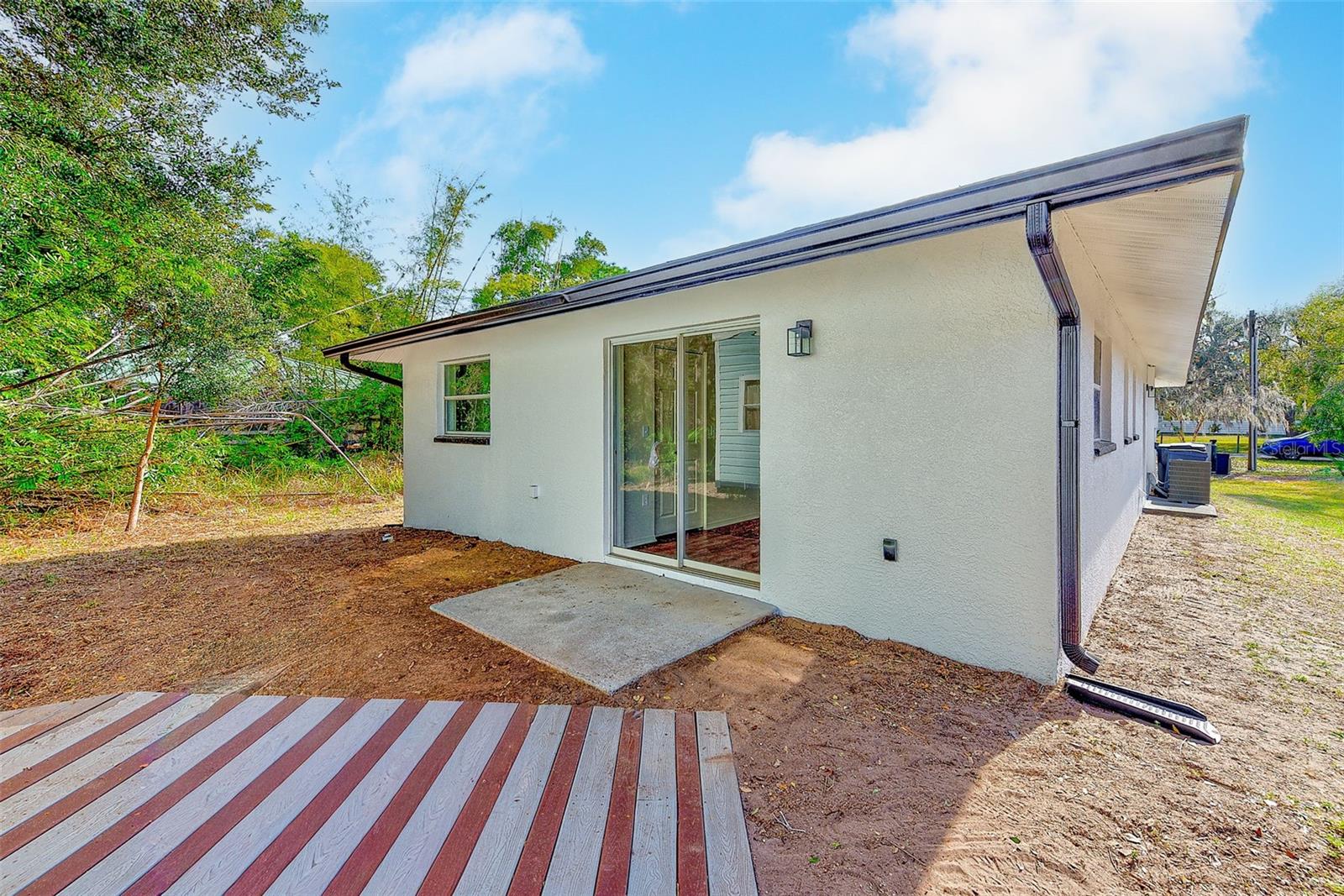 Image 17 of 21 For 14339 Manatee Road