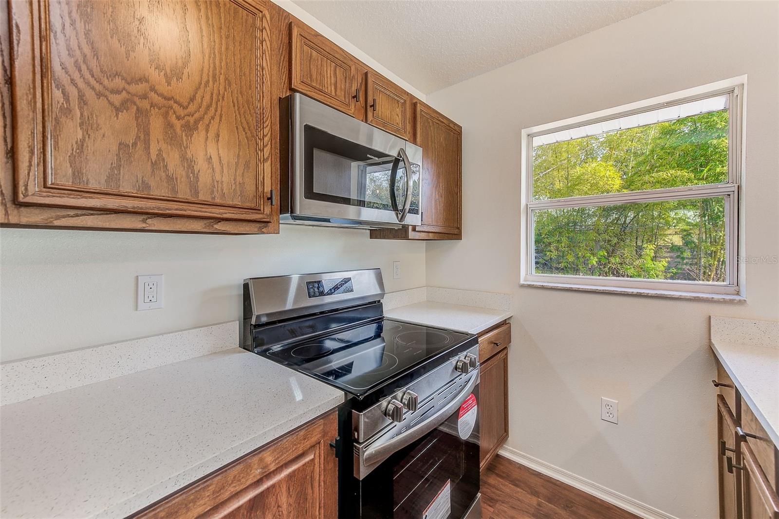 Image 6 of 21 For 14339 Manatee Road