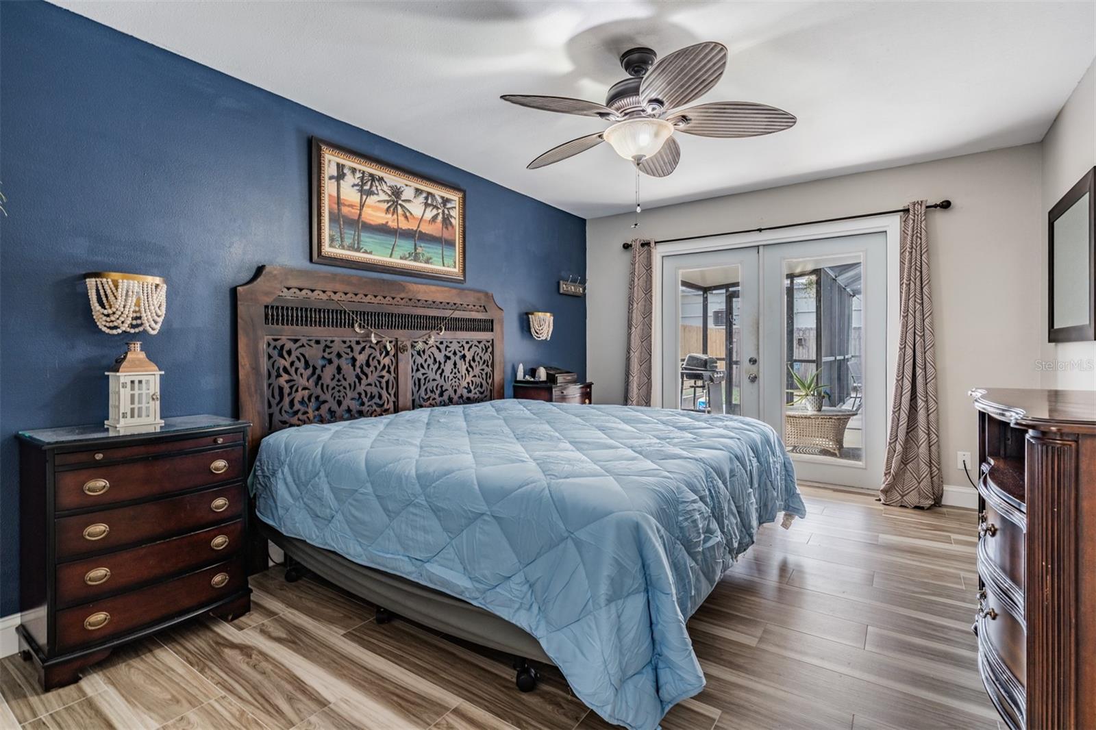 Listing photo id 14 for 3359 Carriage Drive