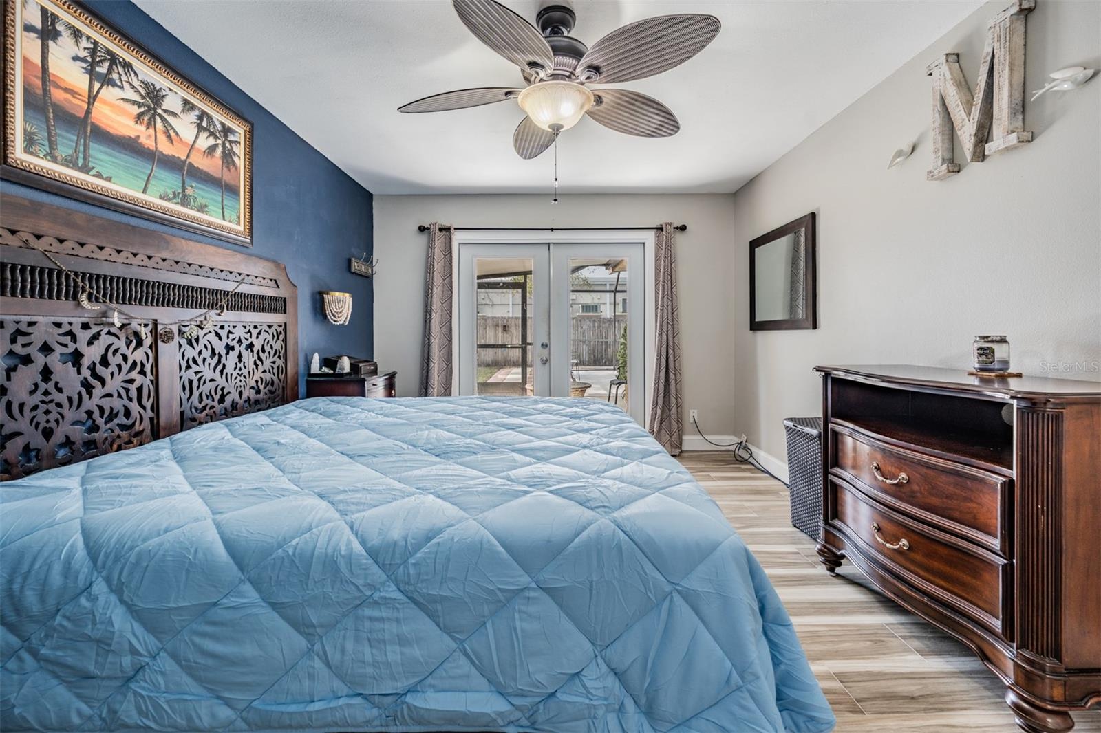 Listing photo id 15 for 3359 Carriage Drive