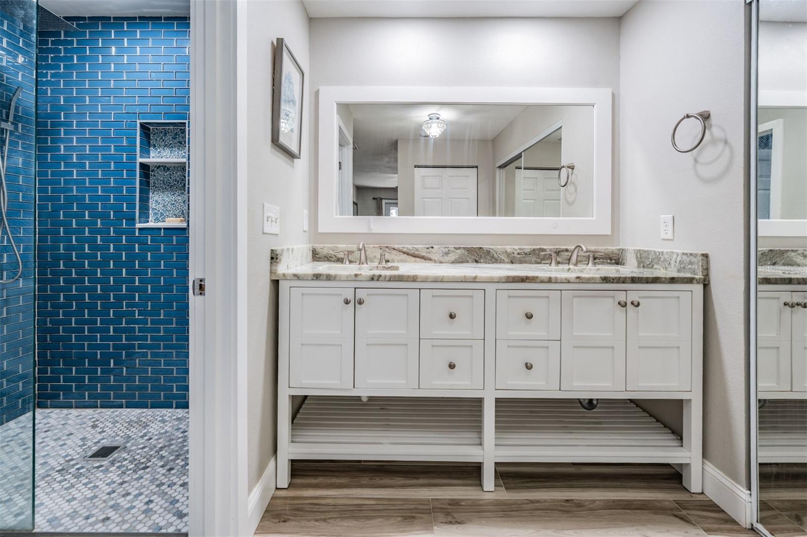 Listing photo id 17 for 3359 Carriage Drive