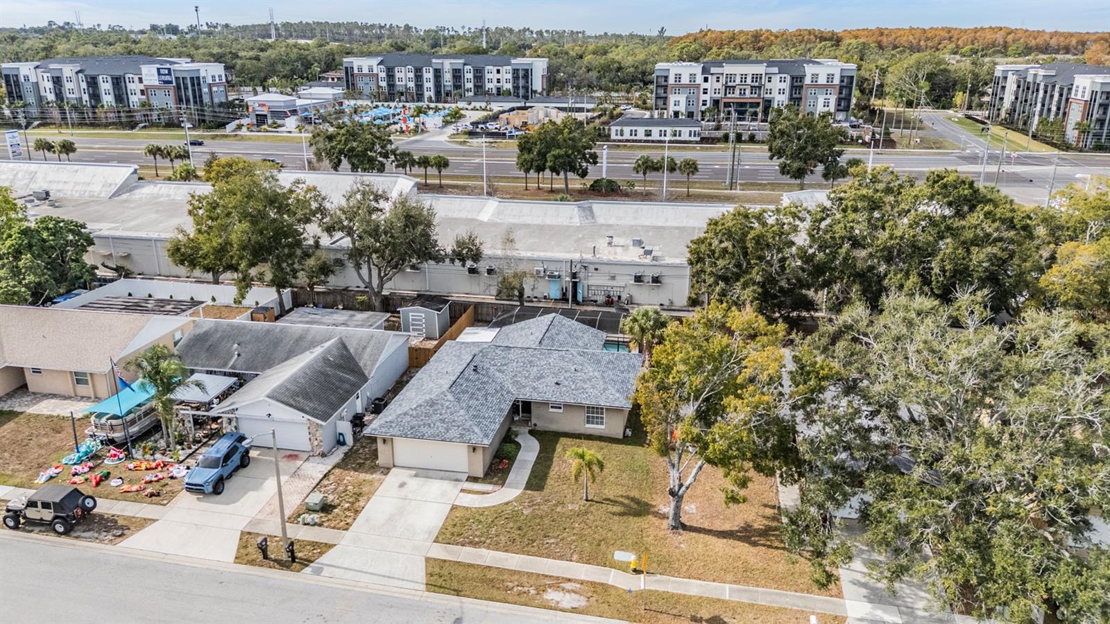 Listing photo id 33 for 3359 Carriage Drive