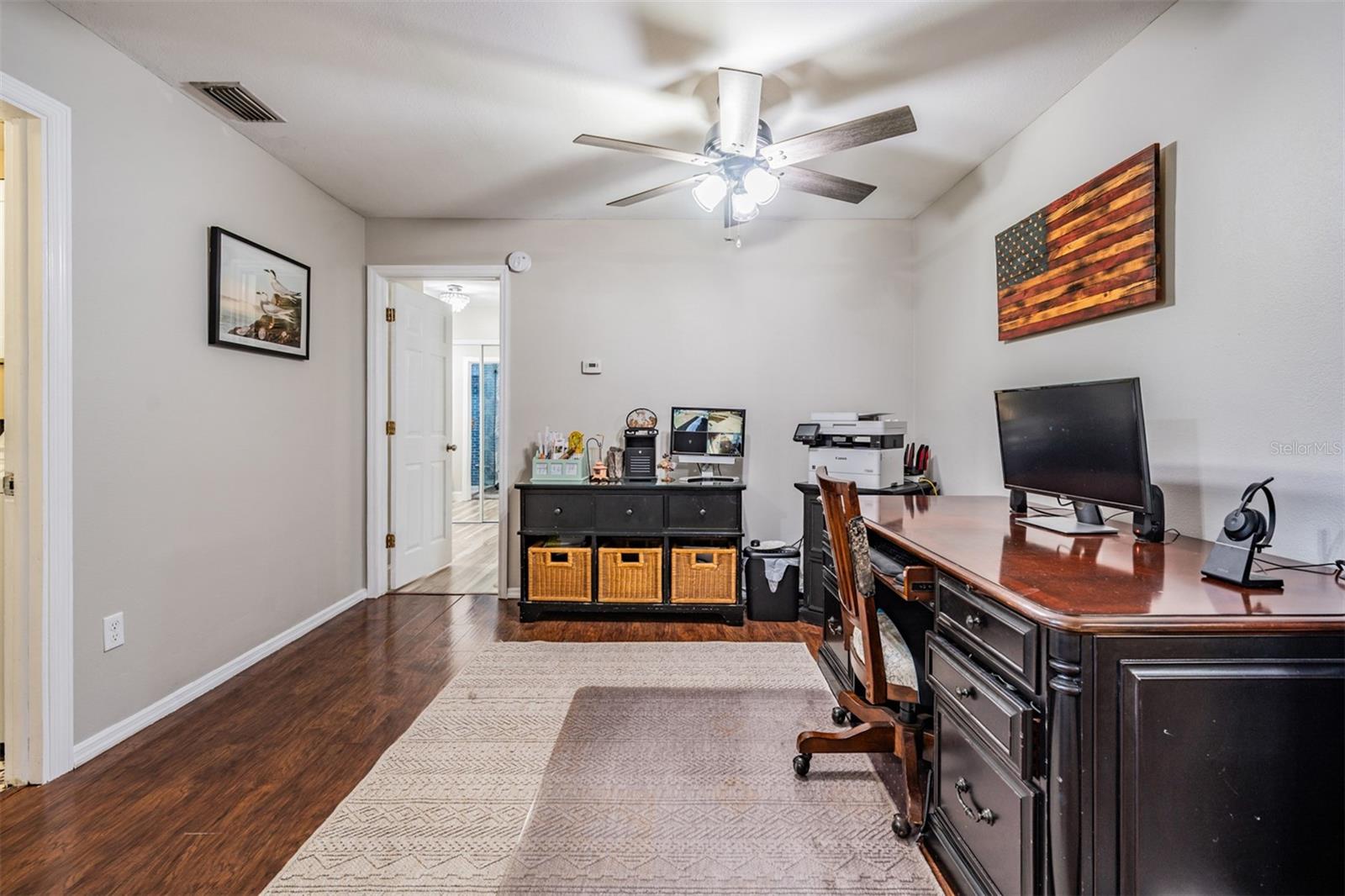 Listing photo id 2 for 3359 Carriage Drive