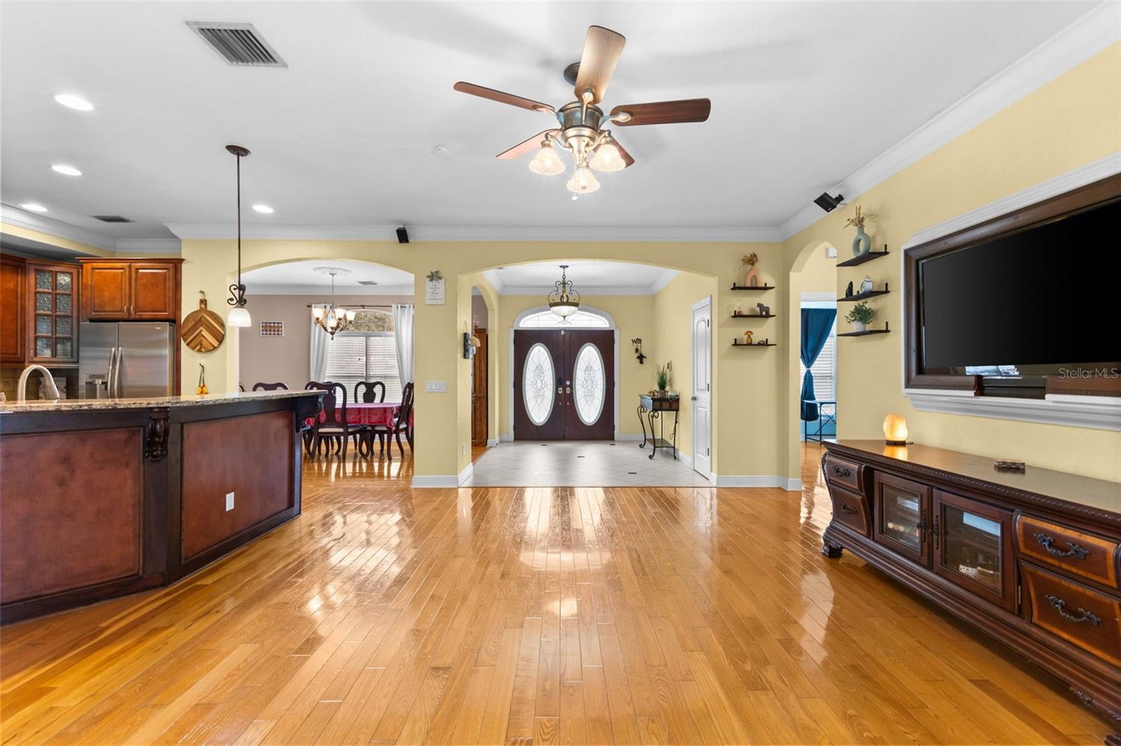 Listing photo id 9 for 1103 Colson Road