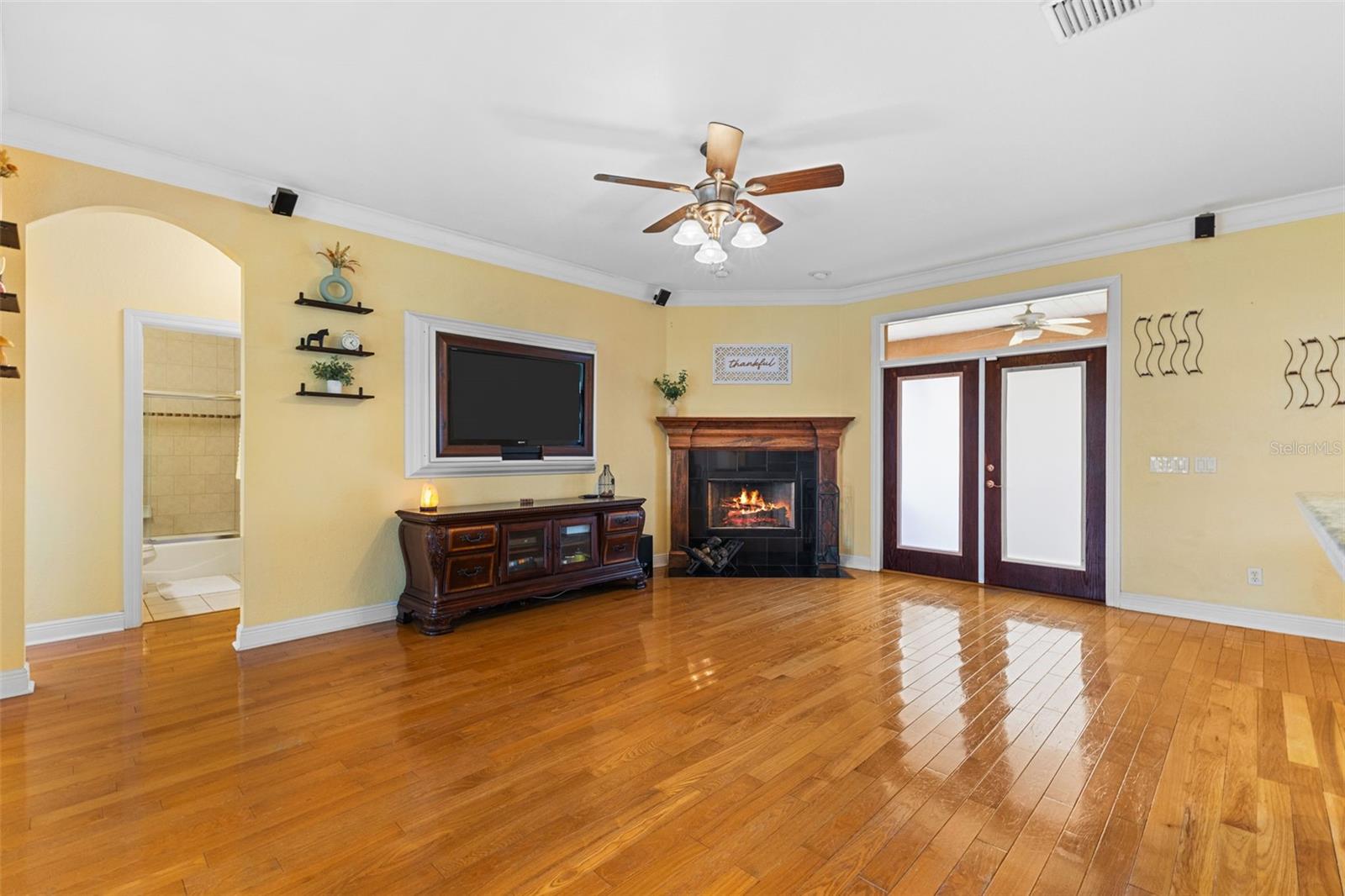 Listing photo id 13 for 1103 Colson Road