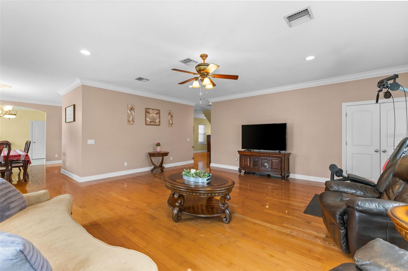 Listing photo id 25 for 1103 Colson Road