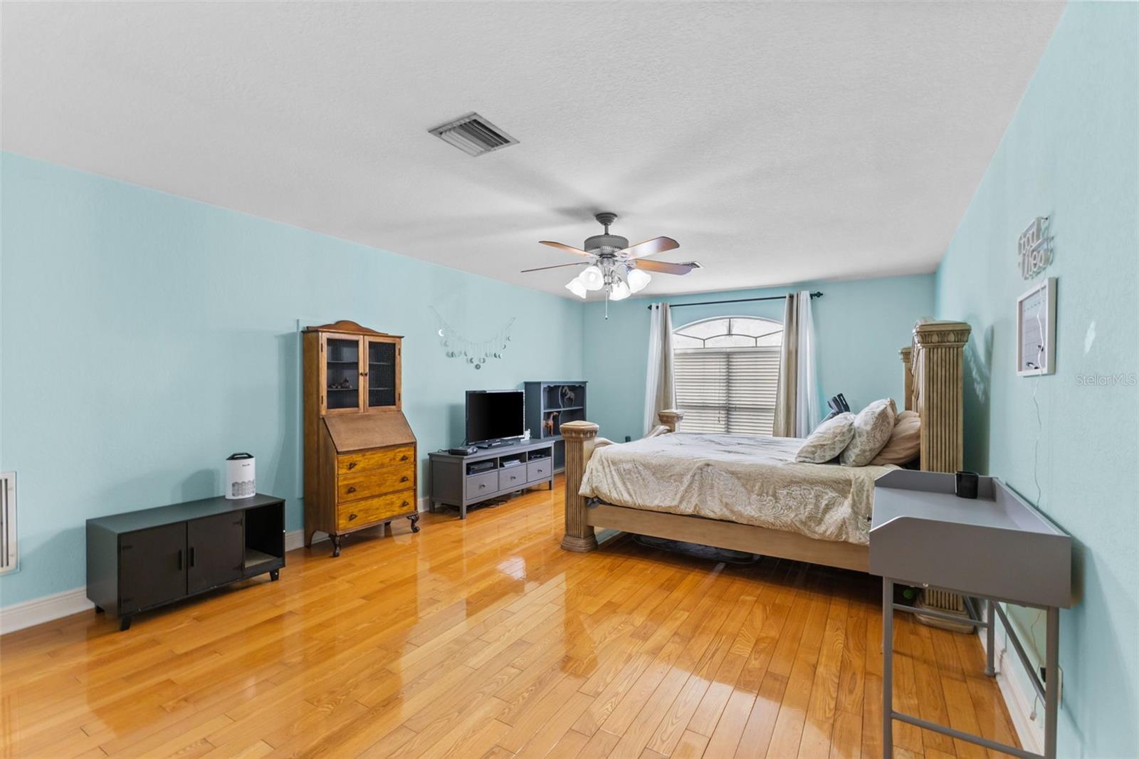 Listing photo id 38 for 1103 Colson Road