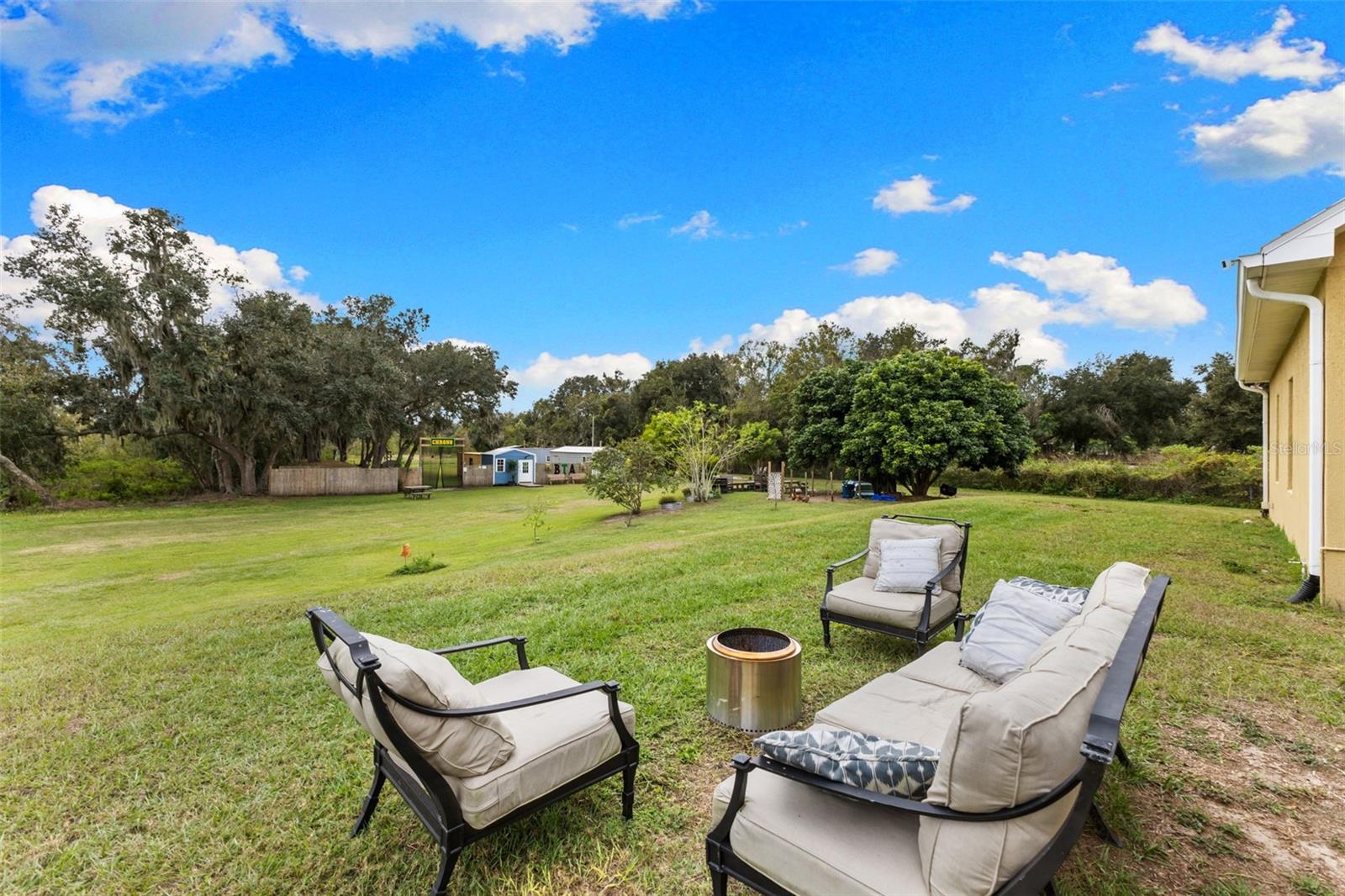 Listing photo id 42 for 1103 Colson Road