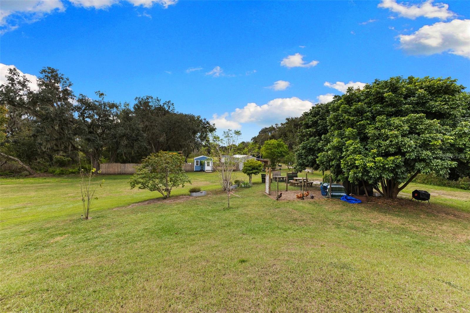 Listing photo id 47 for 1103 Colson Road