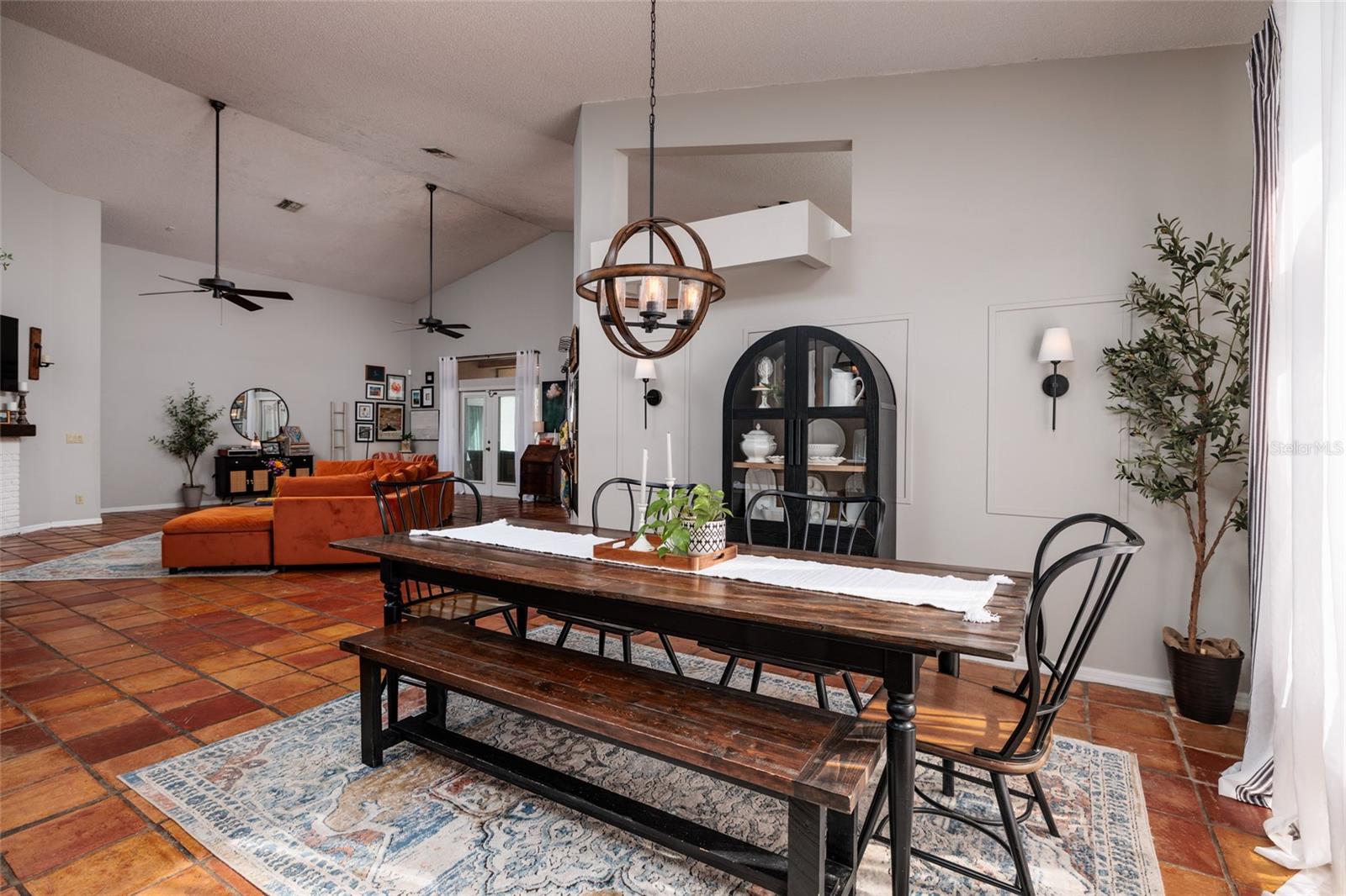 Listing photo id 10 for 8694 San Ramon Court