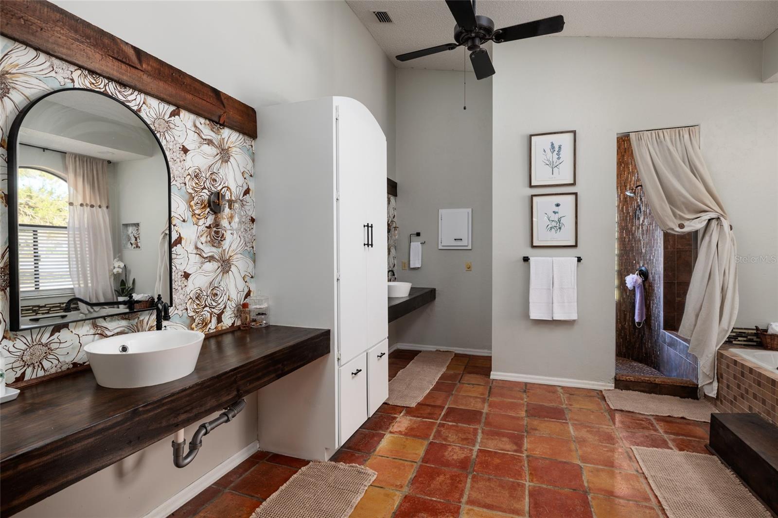 Listing photo id 15 for 8694 San Ramon Court