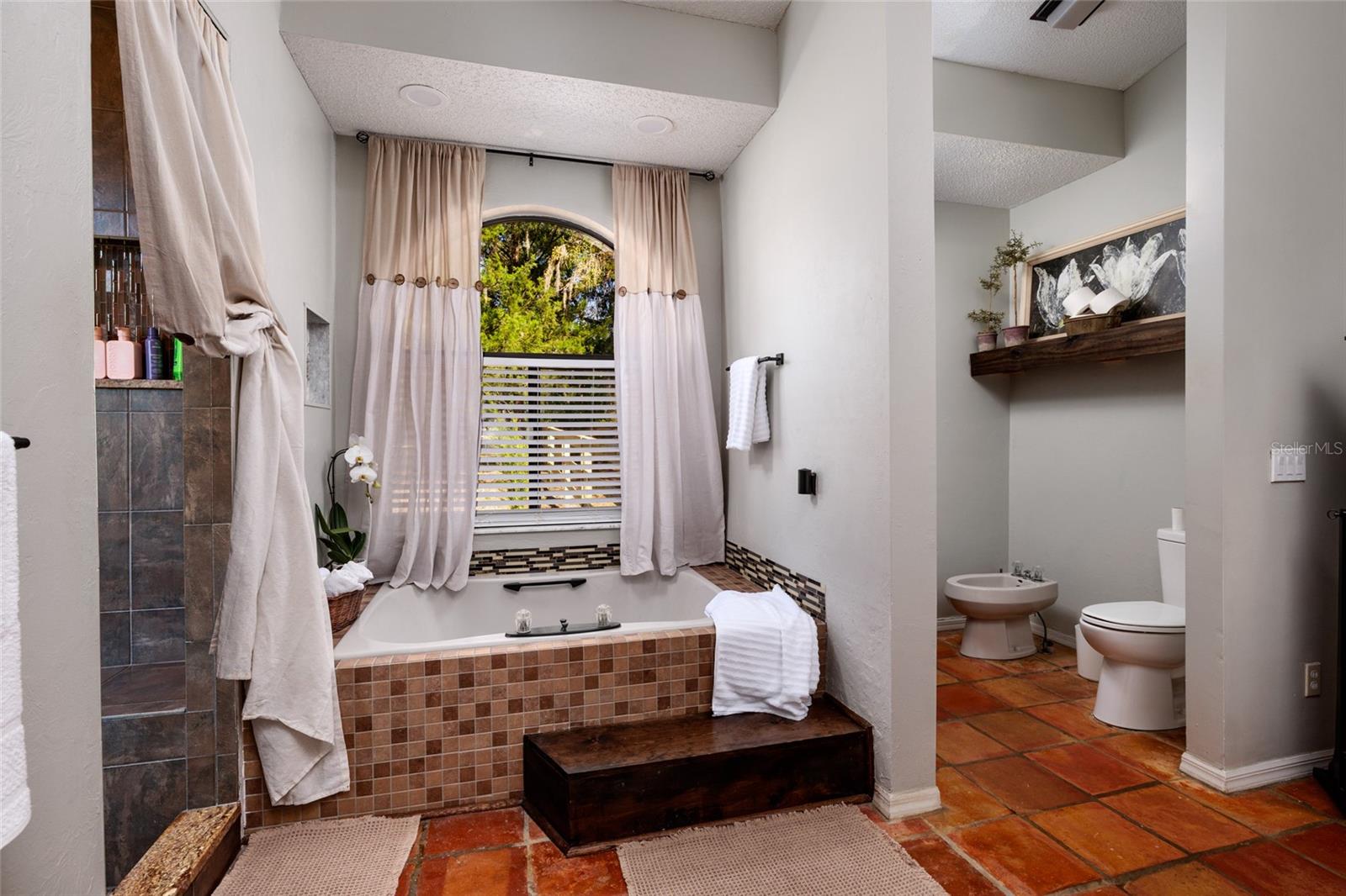 Listing photo id 18 for 8694 San Ramon Court