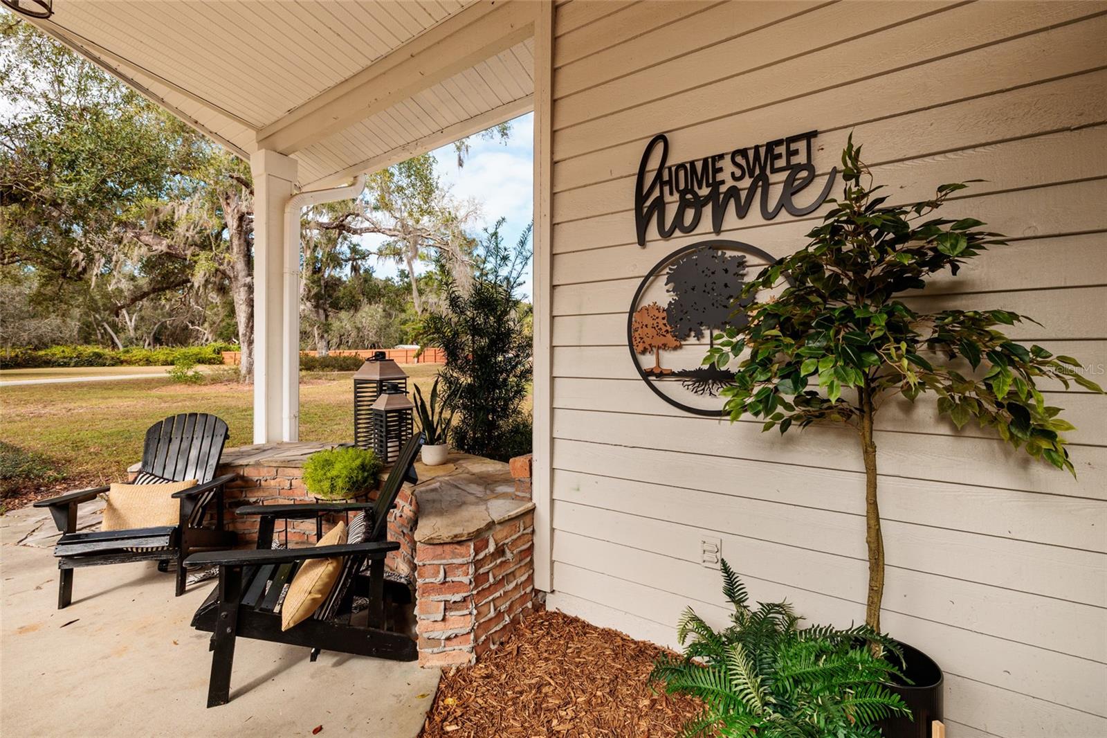 Listing photo id 1 for 8694 San Ramon Court