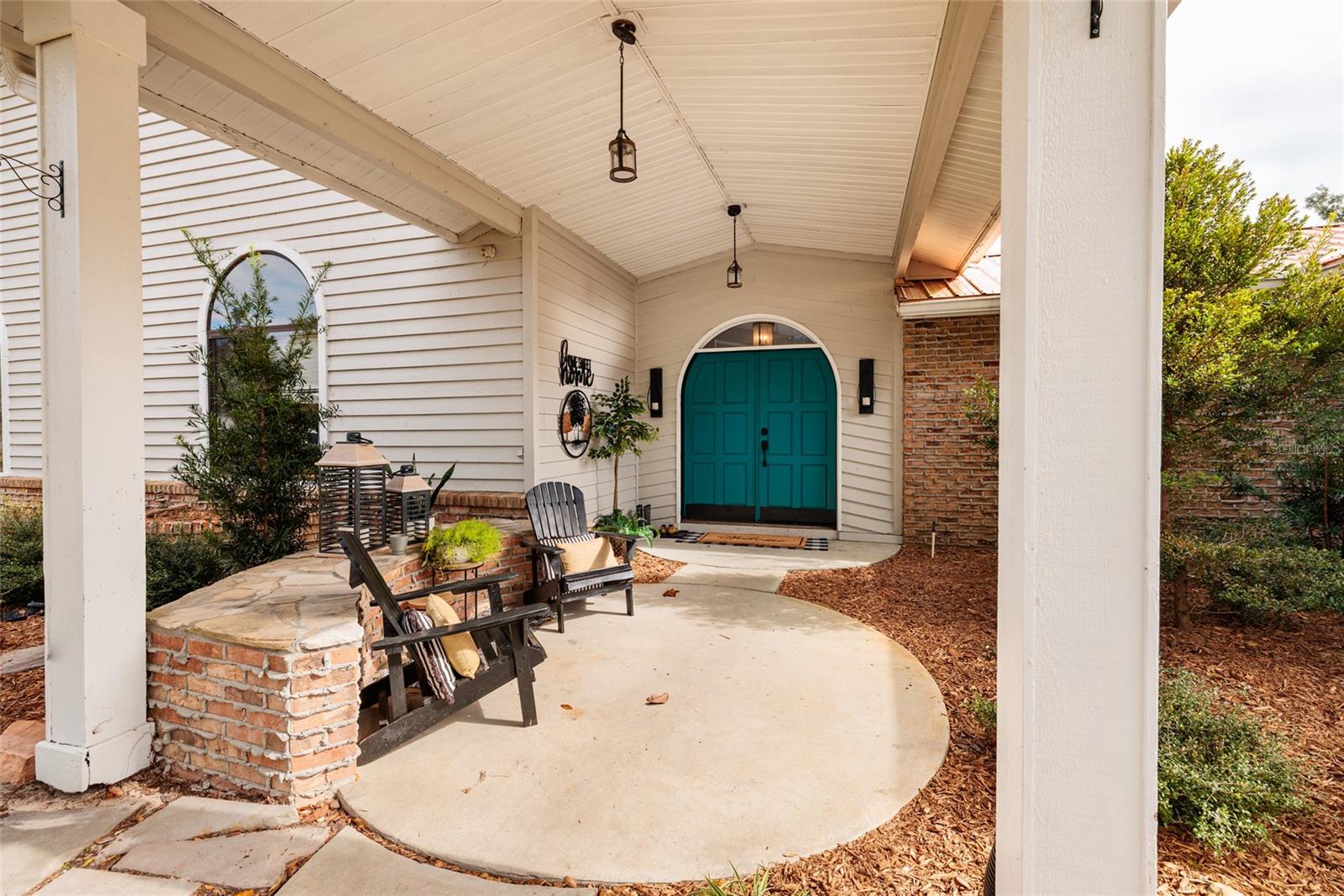 Listing photo id 3 for 8694 San Ramon Court