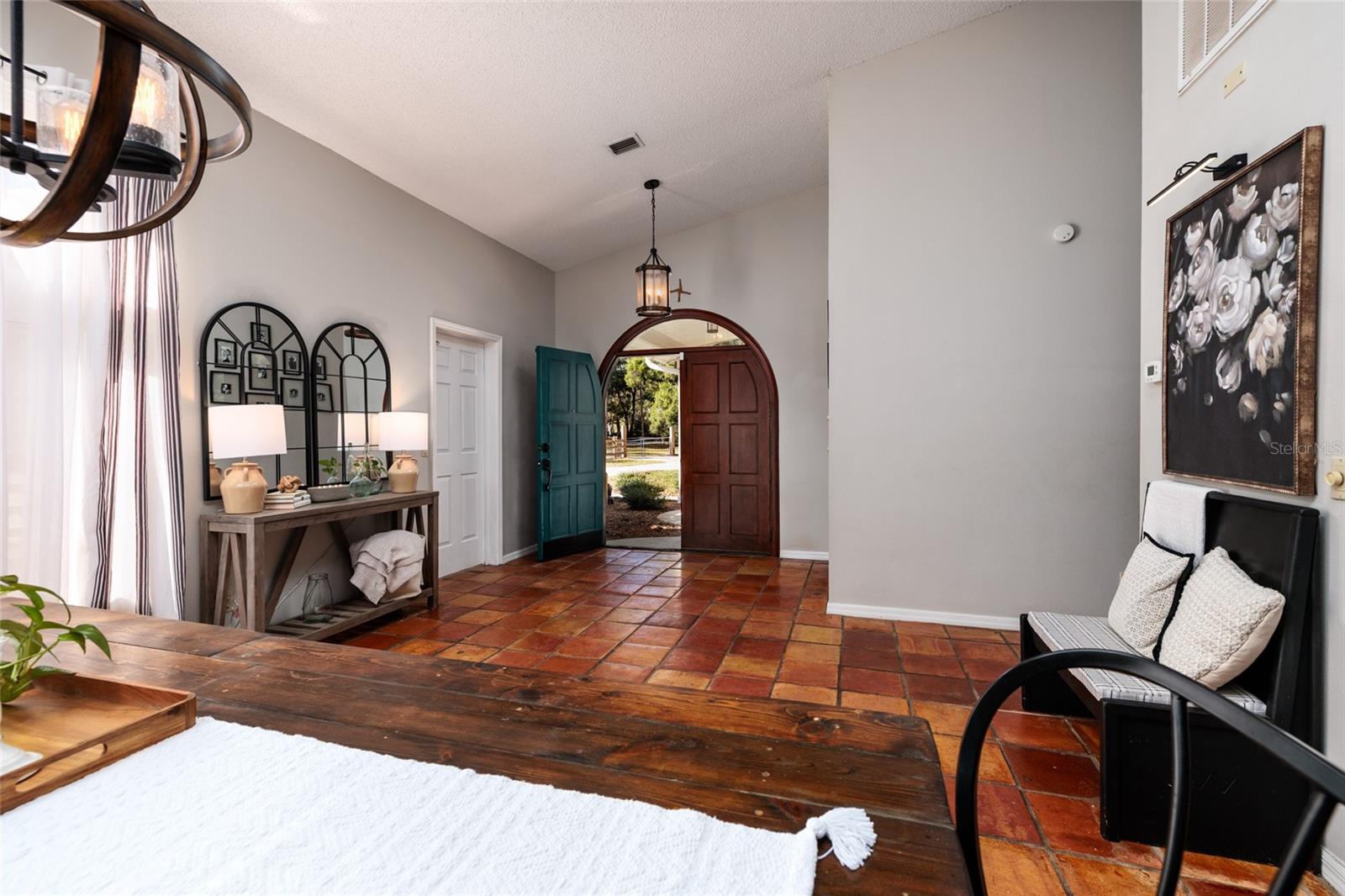 Listing photo id 6 for 8694 San Ramon Court