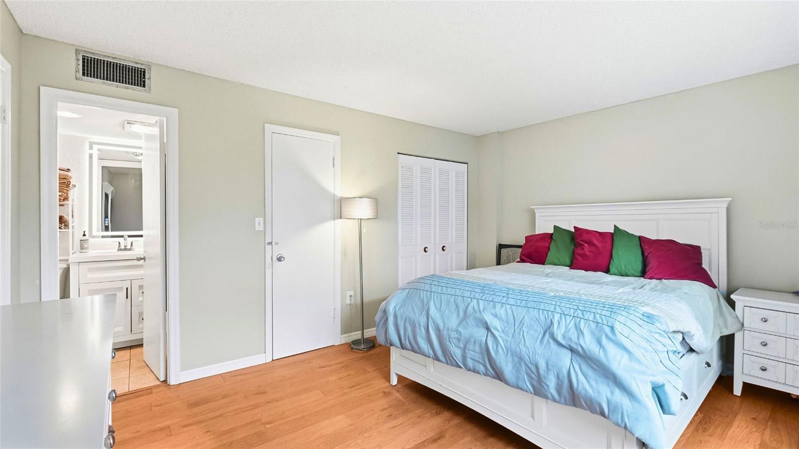 Image 14 of 22 For 6960 20th Ave N  109