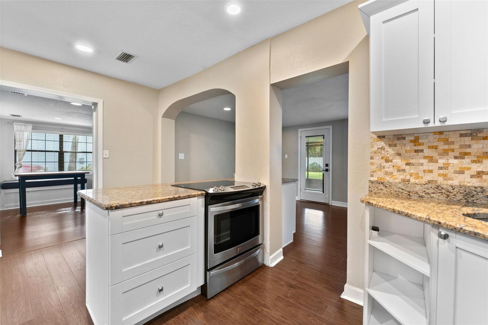 Image 10 of 27 For 4008 Swann Avenue