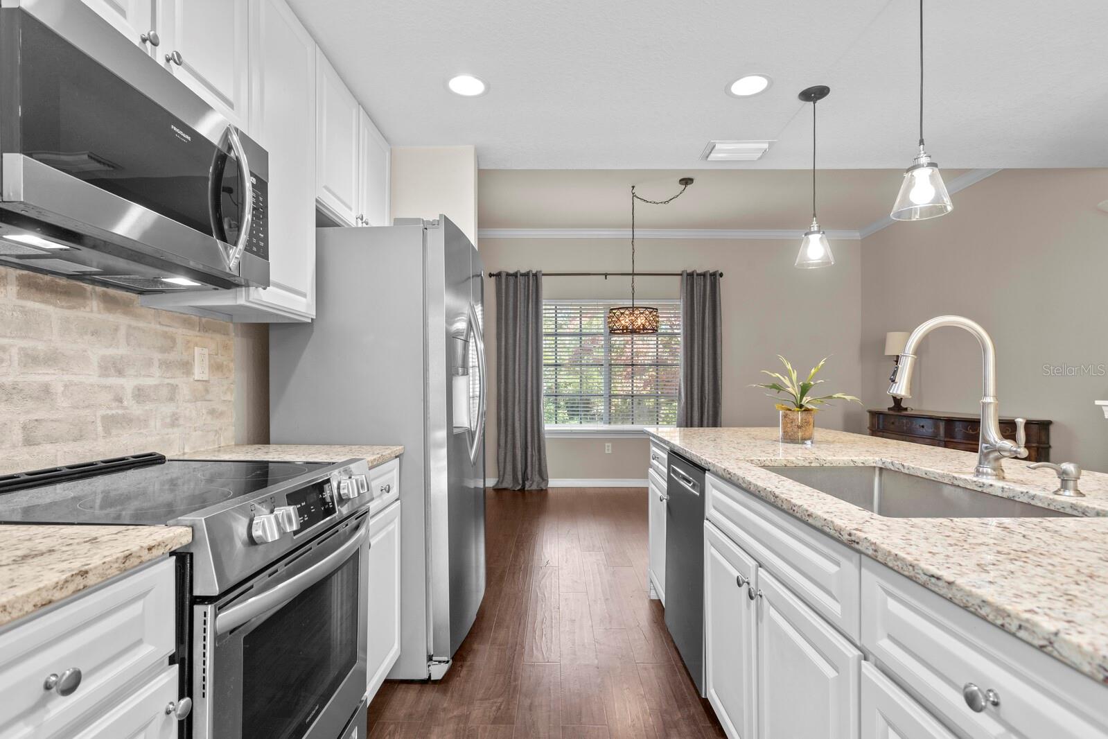 Image 18 of 77 For 9817 Meadow Field Circle 9817