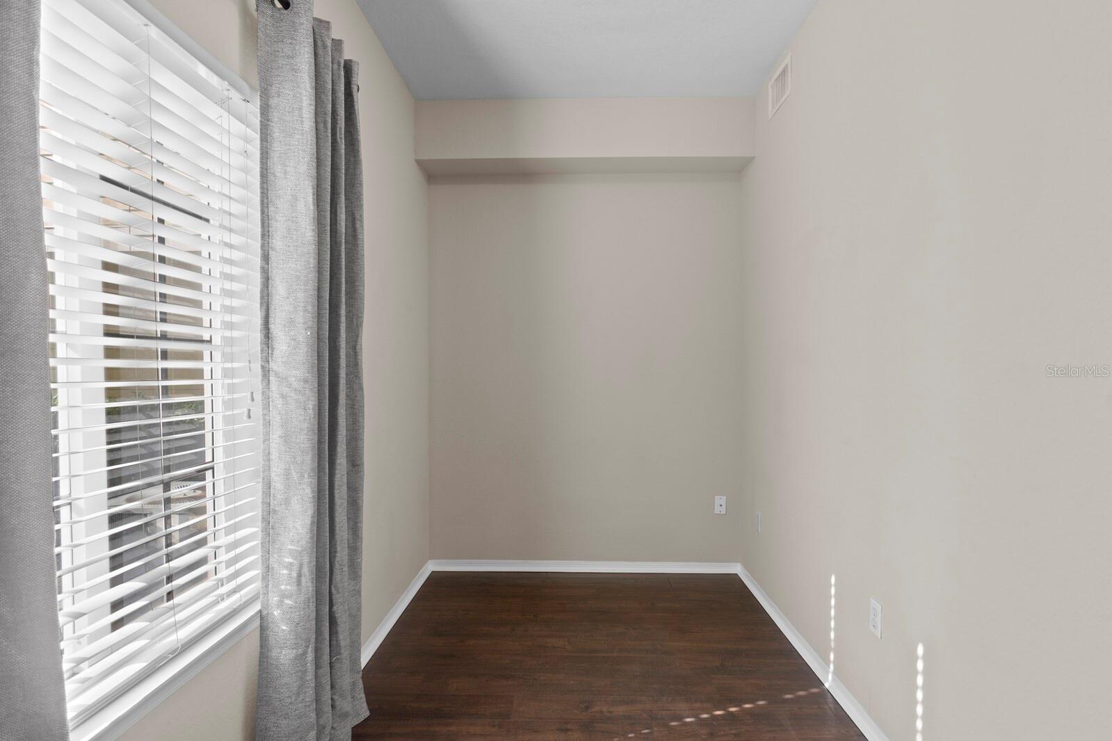 Image 9 of 77 For 9817 Meadow Field Circle 9817