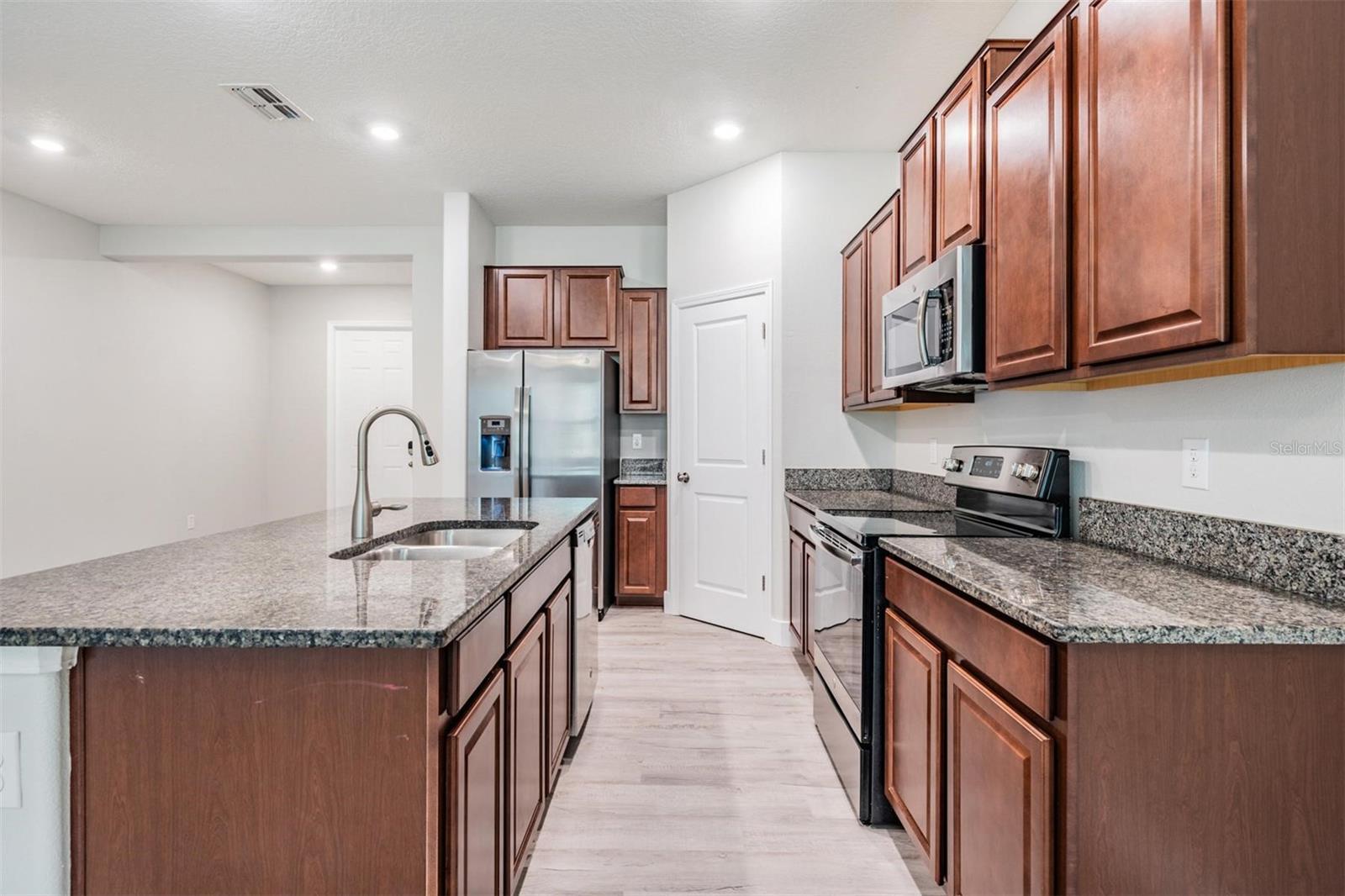 Image 24 of 59 For 8082 Rolling Shell Trail