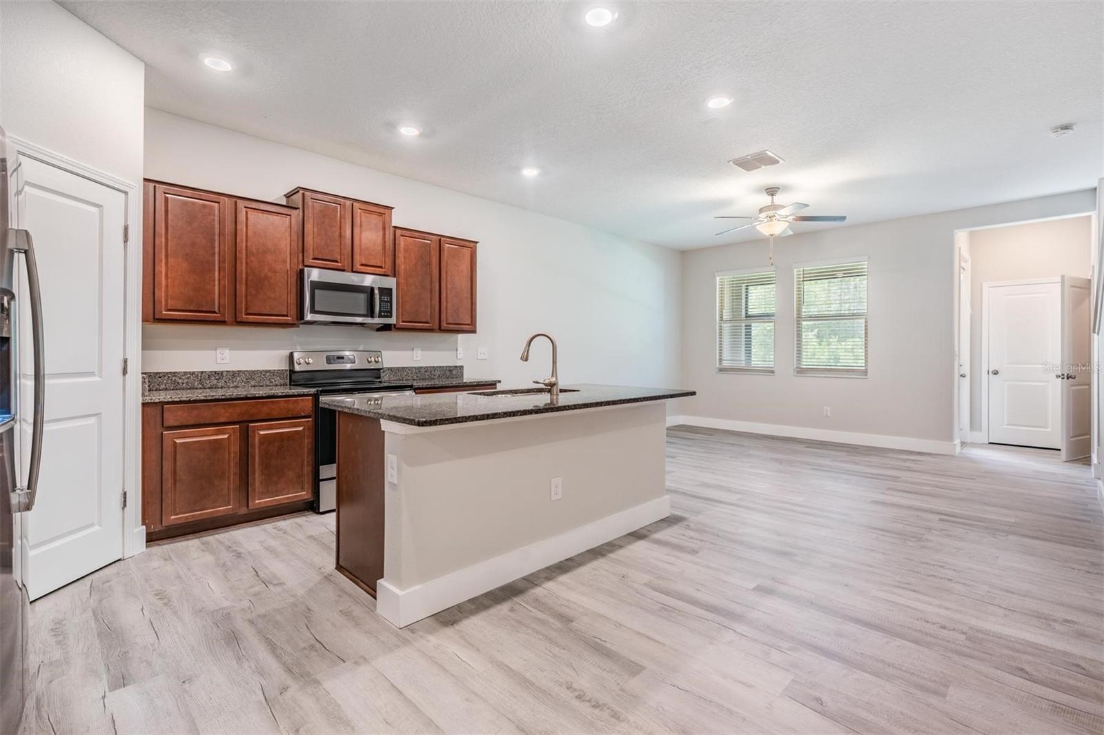 Image 27 of 59 For 8082 Rolling Shell Trail