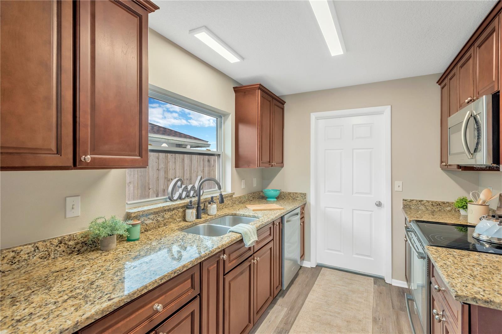 Image 8 of 24 For 1948 Dodge Circle