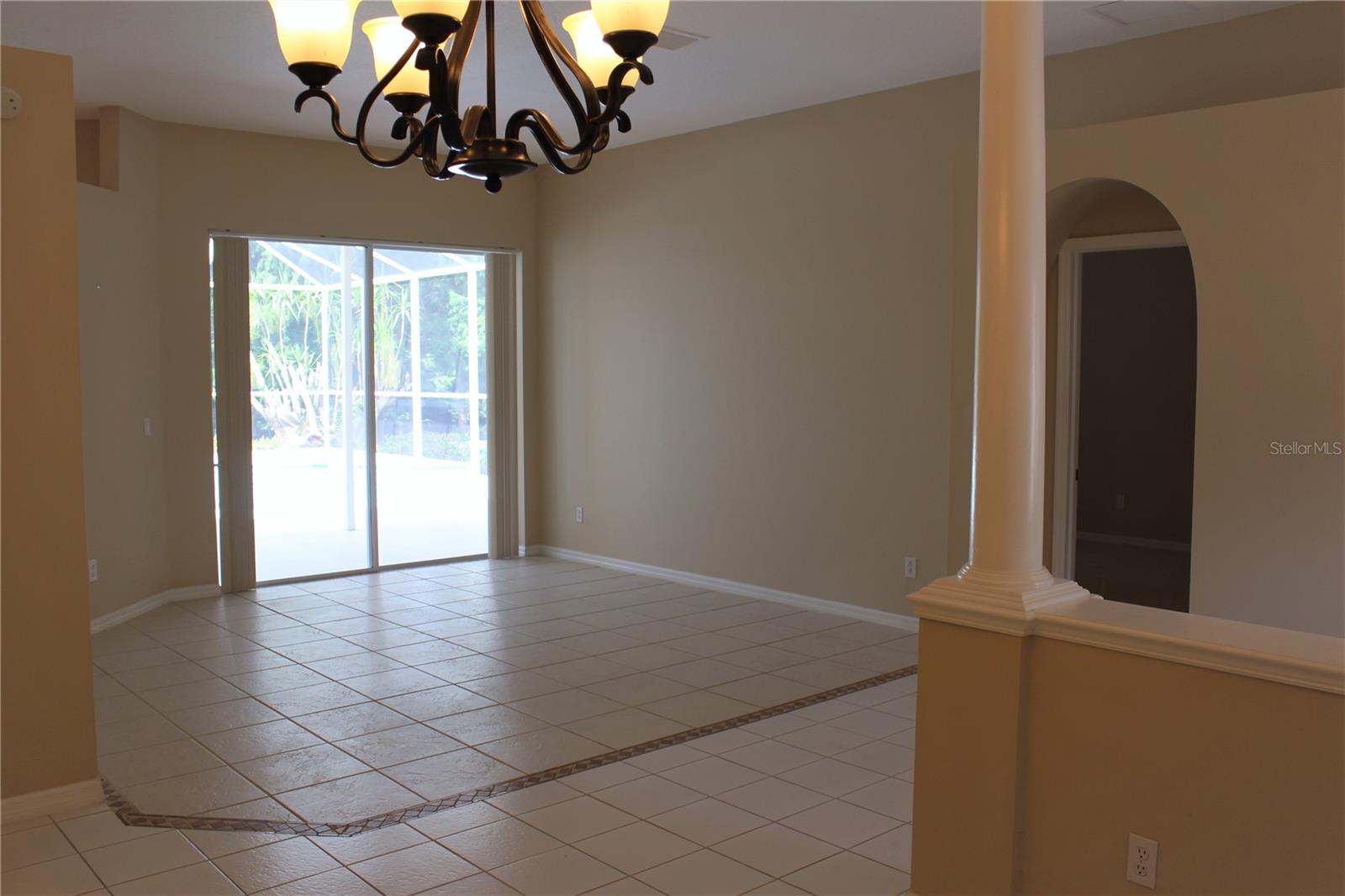 Image 15 of 50 For 3678 Pendlebury Drive