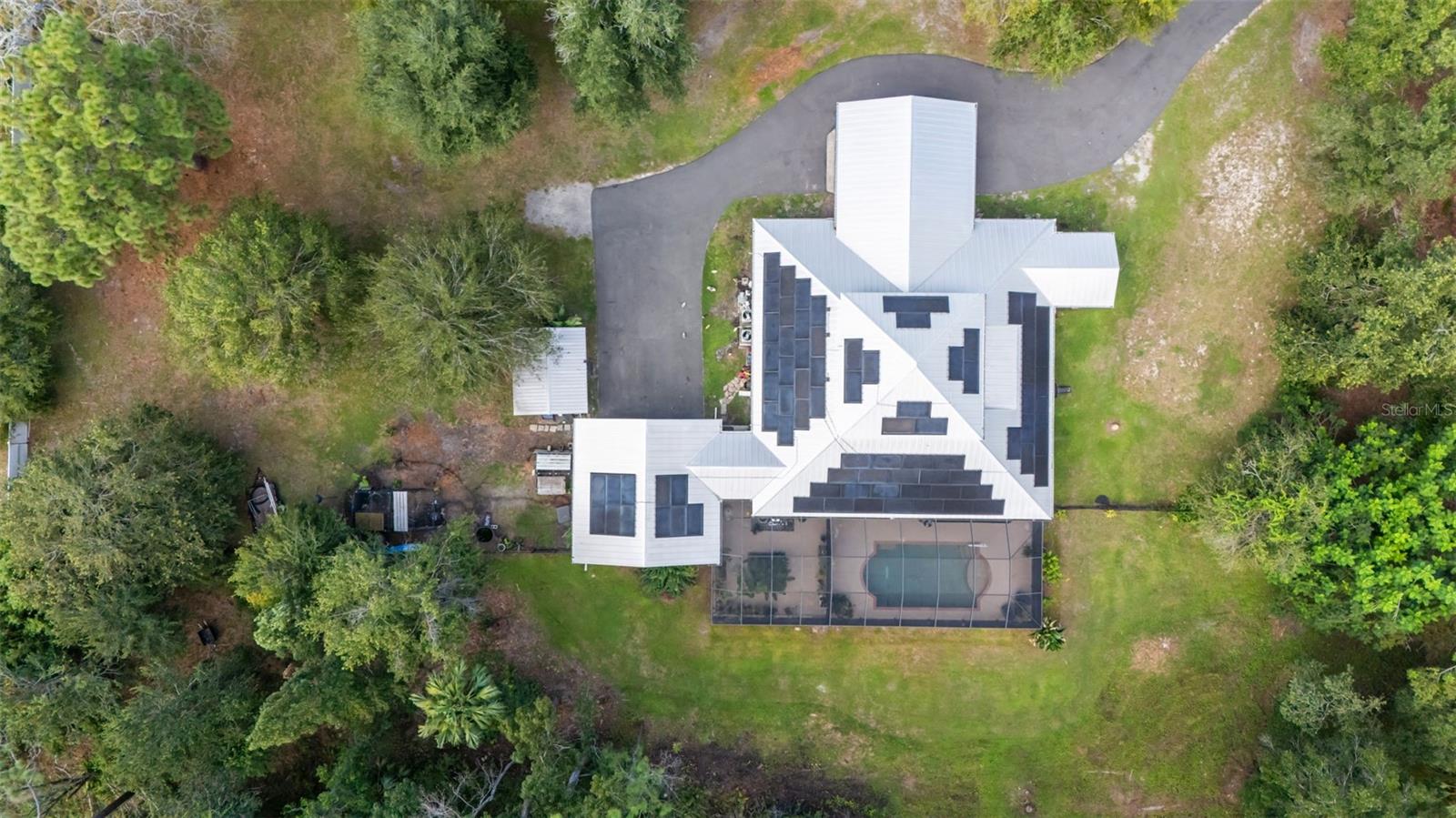 Image 10 of 59 For 28042 Lindenhurst Drive