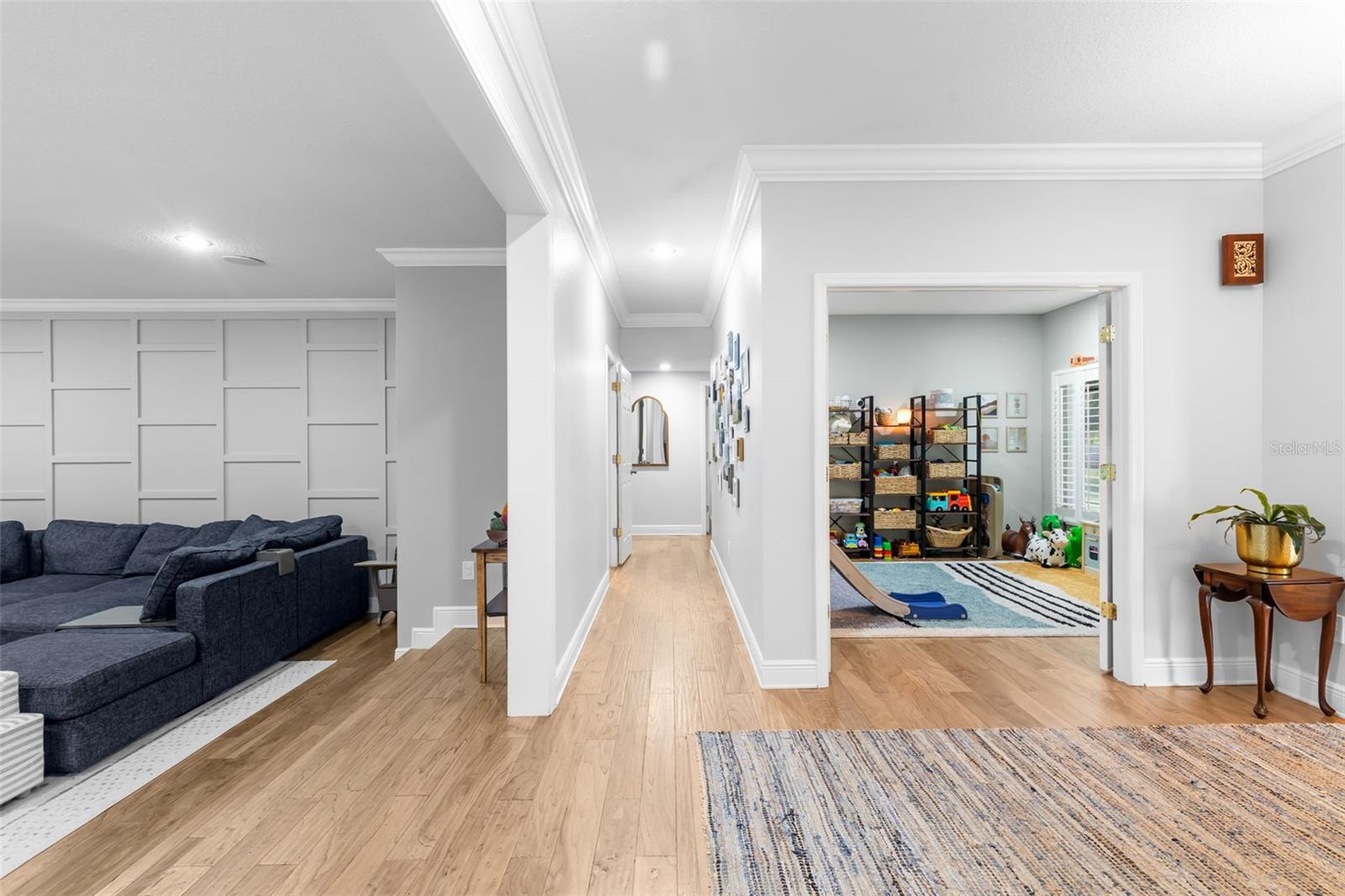 Image 12 of 59 For 28042 Lindenhurst Drive