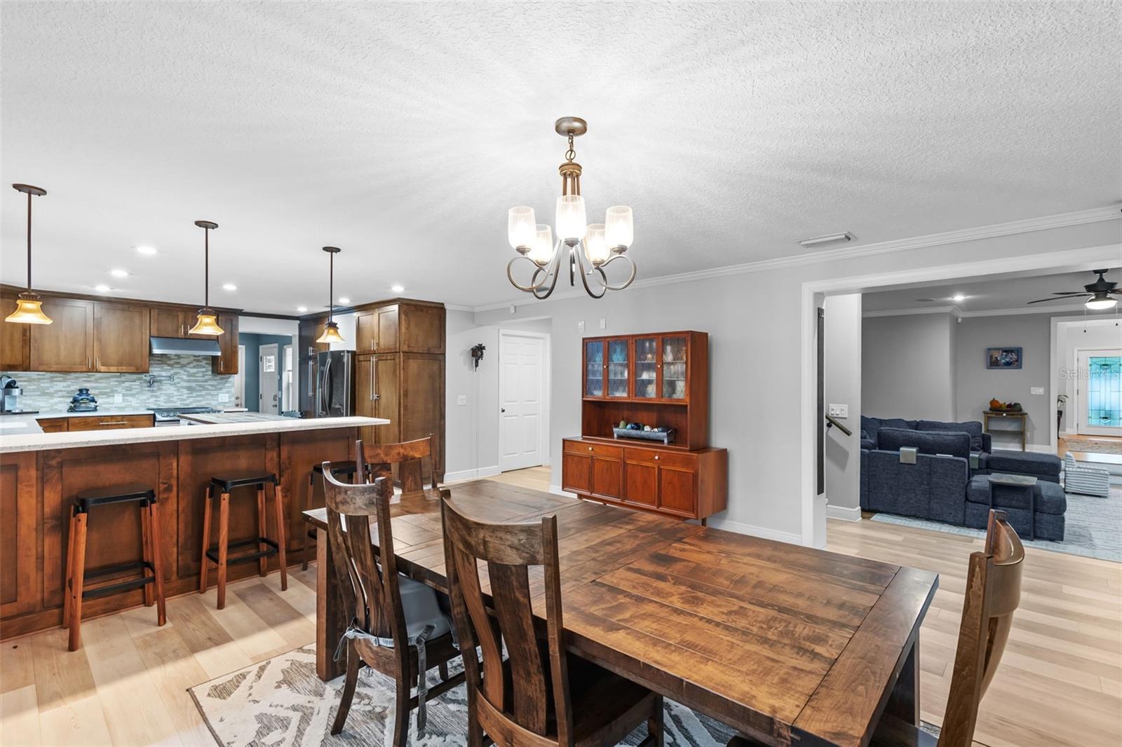 Image 18 of 59 For 28042 Lindenhurst Drive