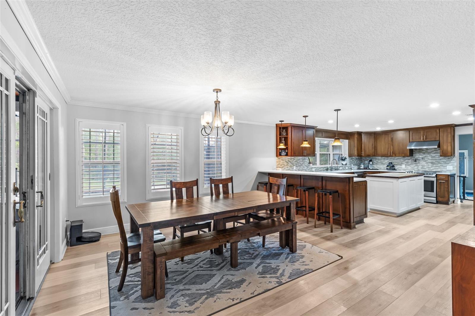 Image 19 of 59 For 28042 Lindenhurst Drive