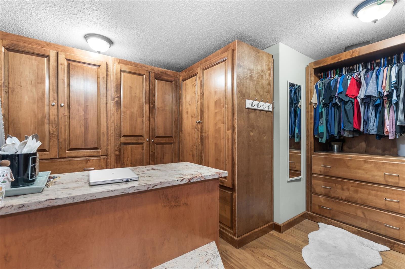 Image 26 of 59 For 28042 Lindenhurst Drive