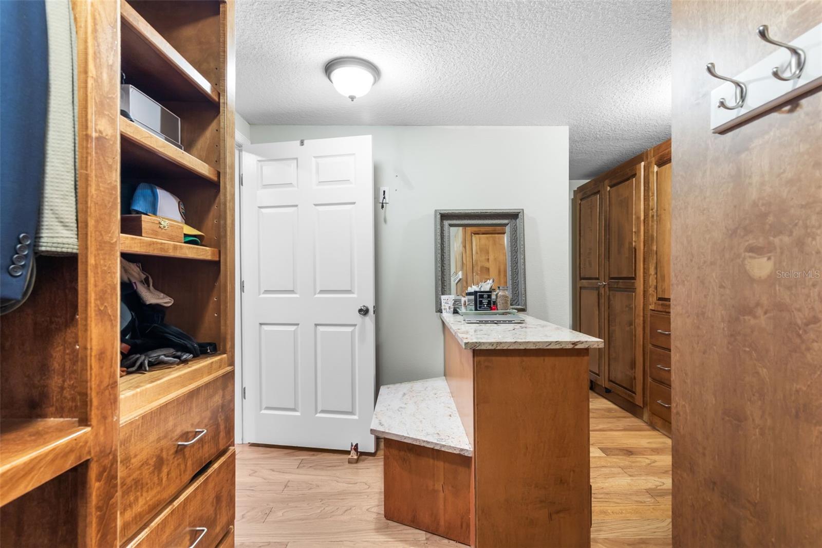 Image 27 of 59 For 28042 Lindenhurst Drive