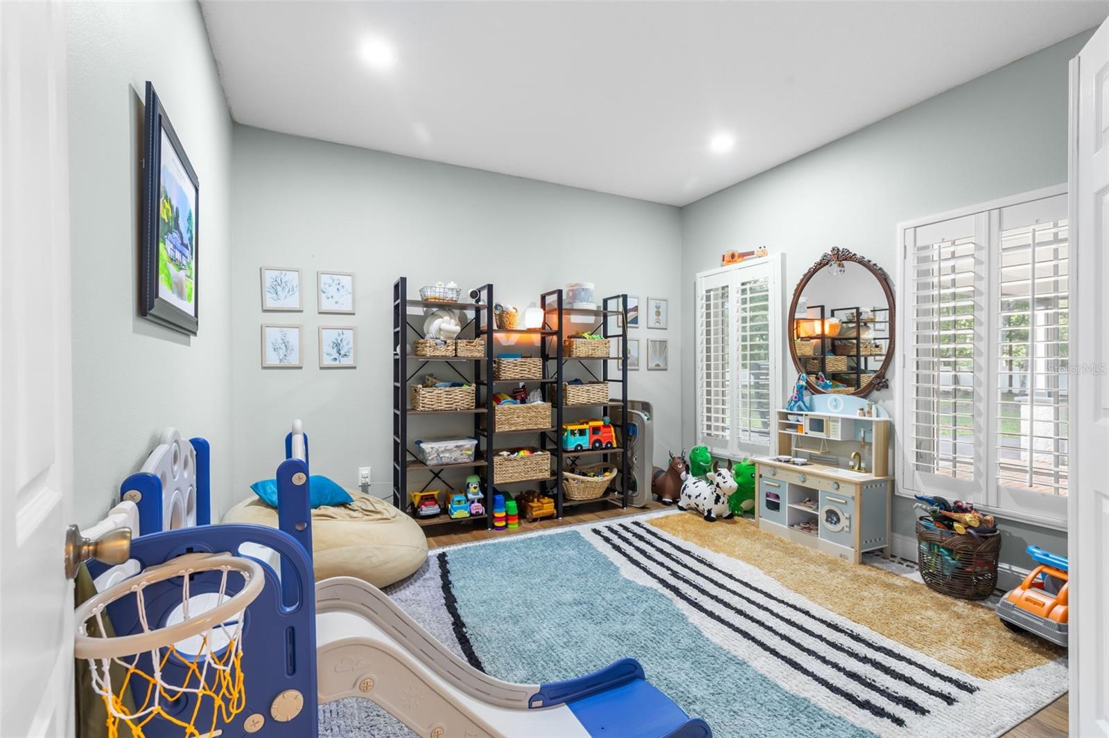 Image 31 of 59 For 28042 Lindenhurst Drive