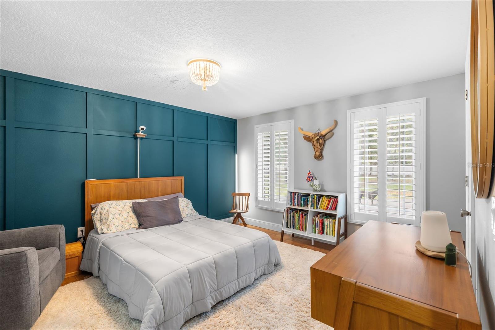 Image 33 of 59 For 28042 Lindenhurst Drive