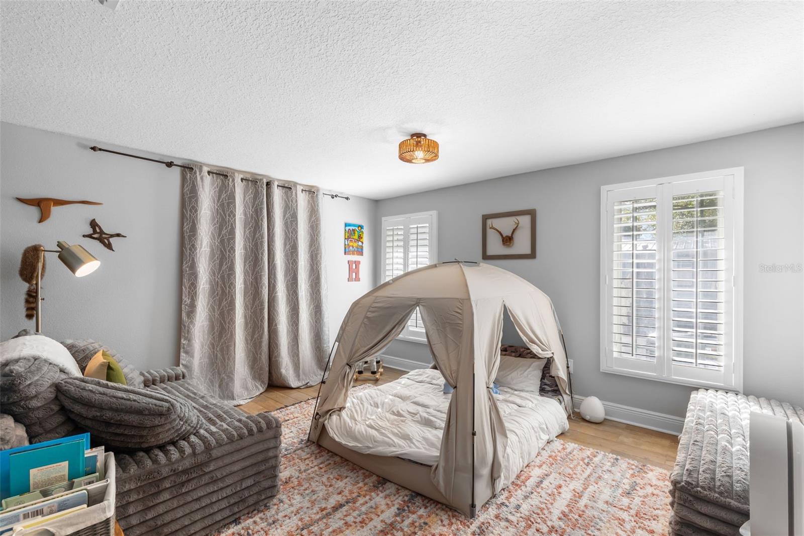 Image 37 of 59 For 28042 Lindenhurst Drive