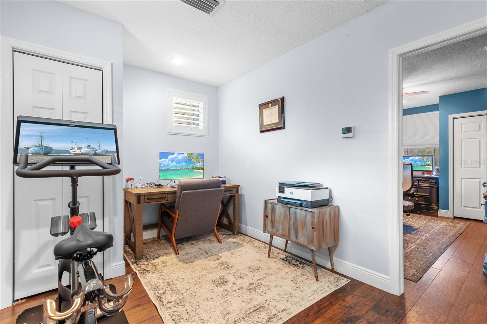 Image 39 of 59 For 28042 Lindenhurst Drive