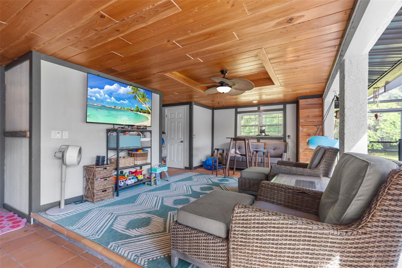 Image 48 of 59 For 28042 Lindenhurst Drive