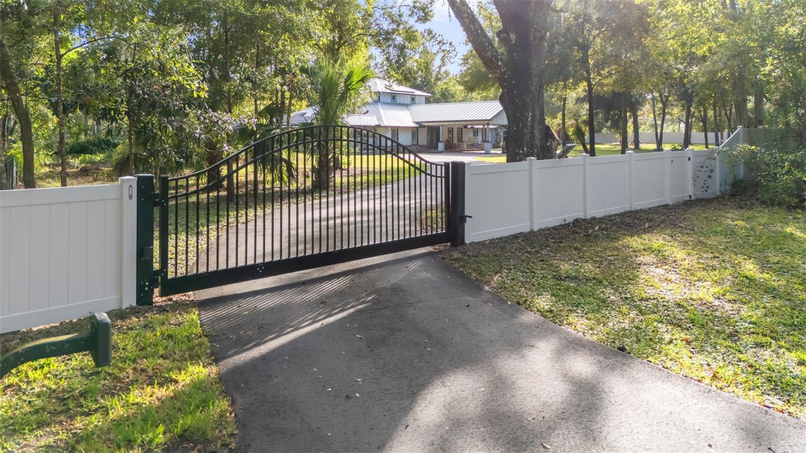 Image 57 of 59 For 28042 Lindenhurst Drive