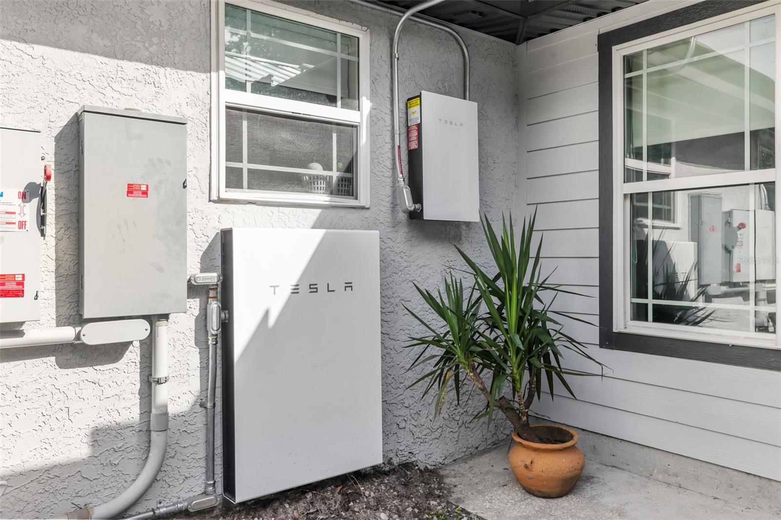 Image 9 of 59 For 28042 Lindenhurst Drive