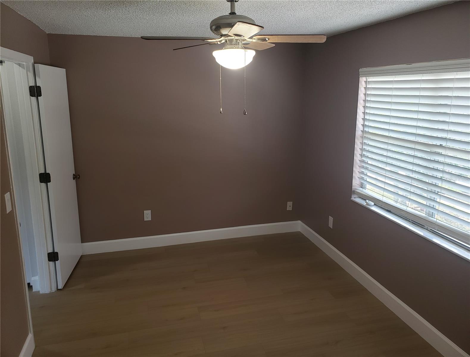 Image 21 of 24 For 14027 Village View Drive