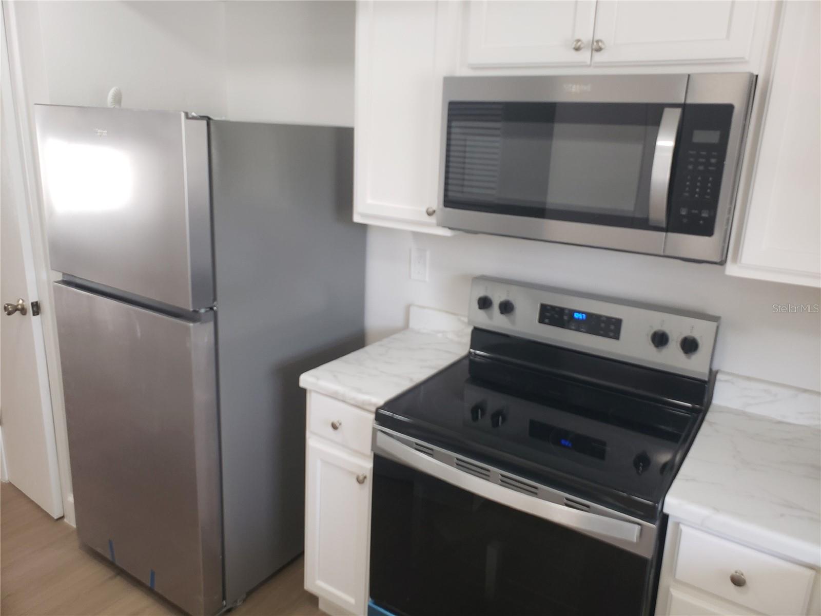 Image 5 of 24 For 14027 Village View Drive