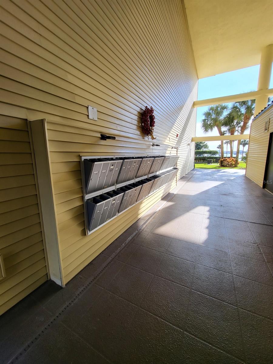 Image 10 of 23 For 650 Island Way 208