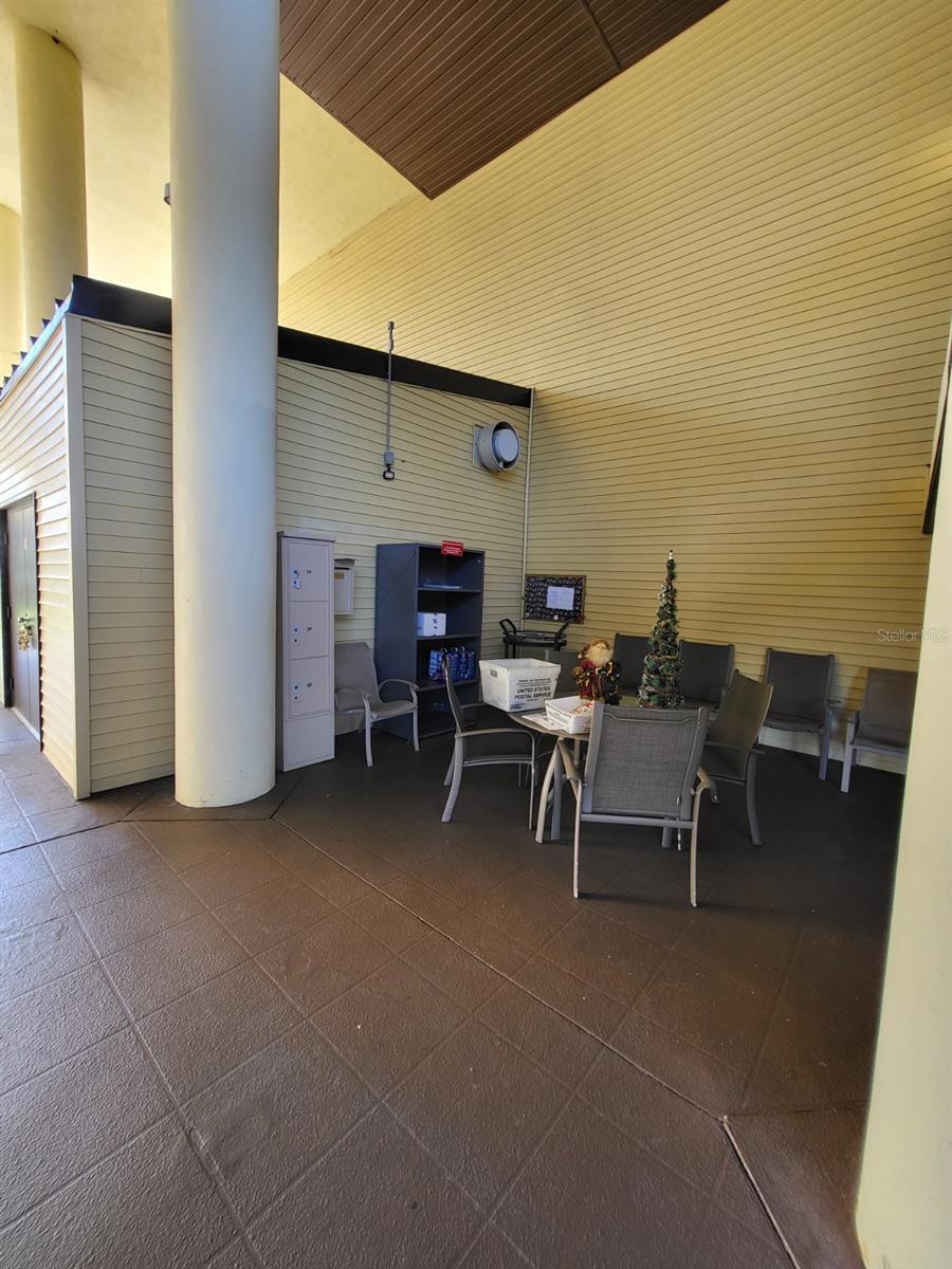 Image 11 of 23 For 650 Island Way 208