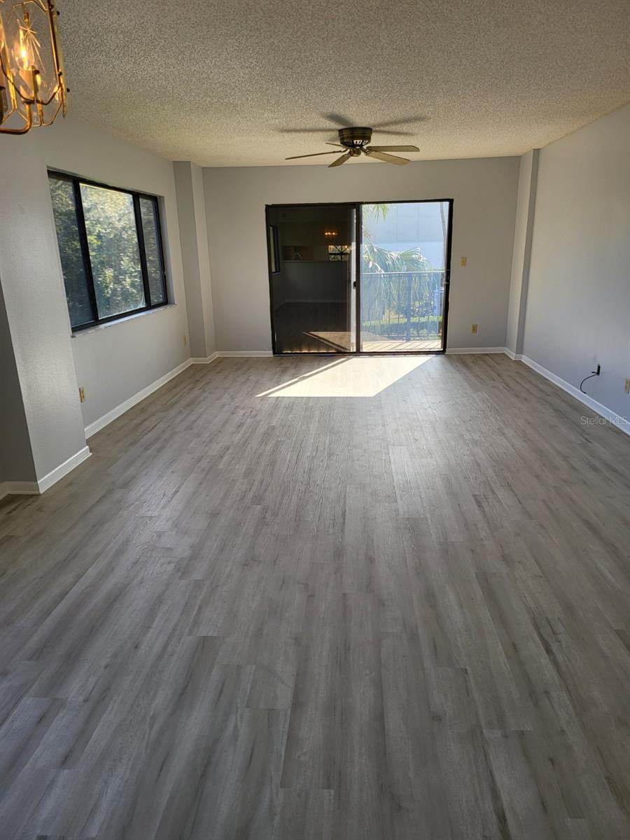 Image 15 of 23 For 650 Island Way 208