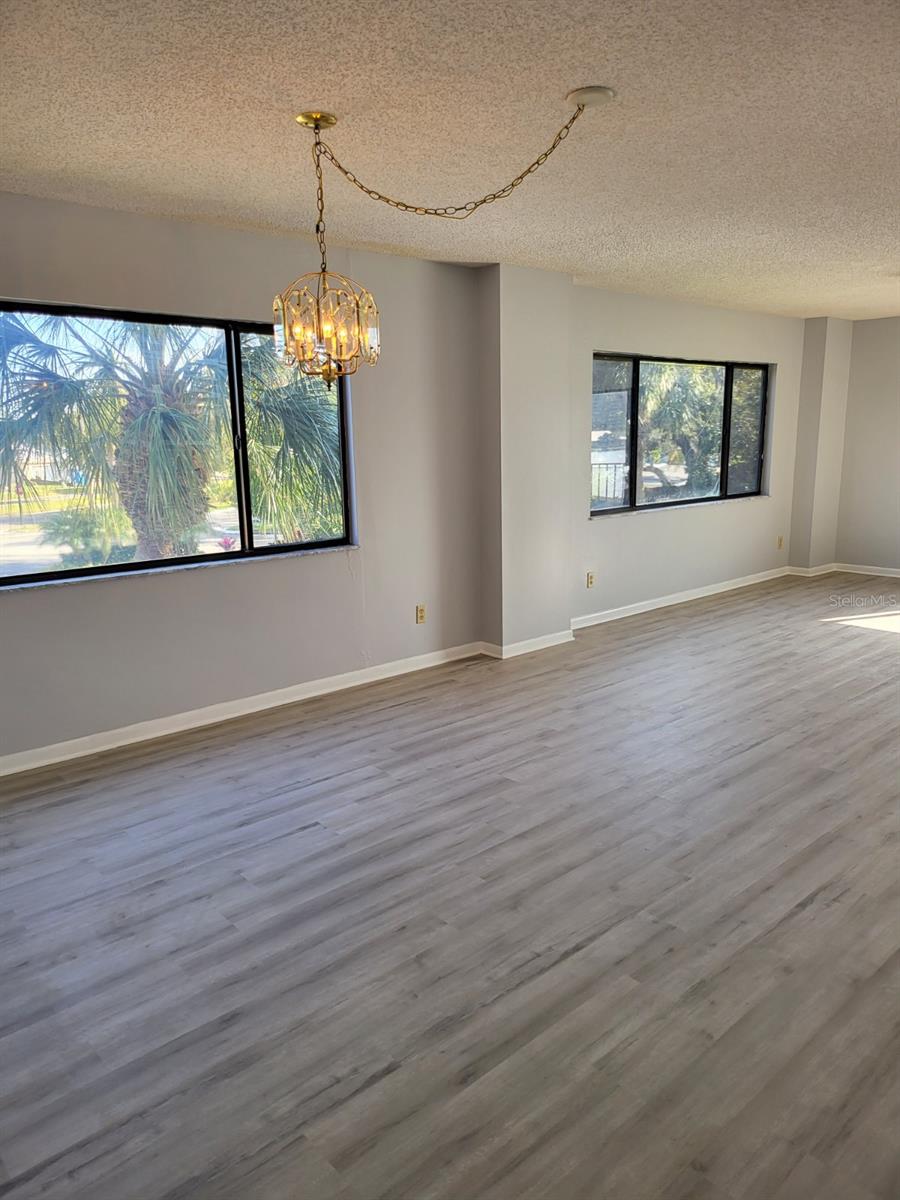 Image 16 of 23 For 650 Island Way 208